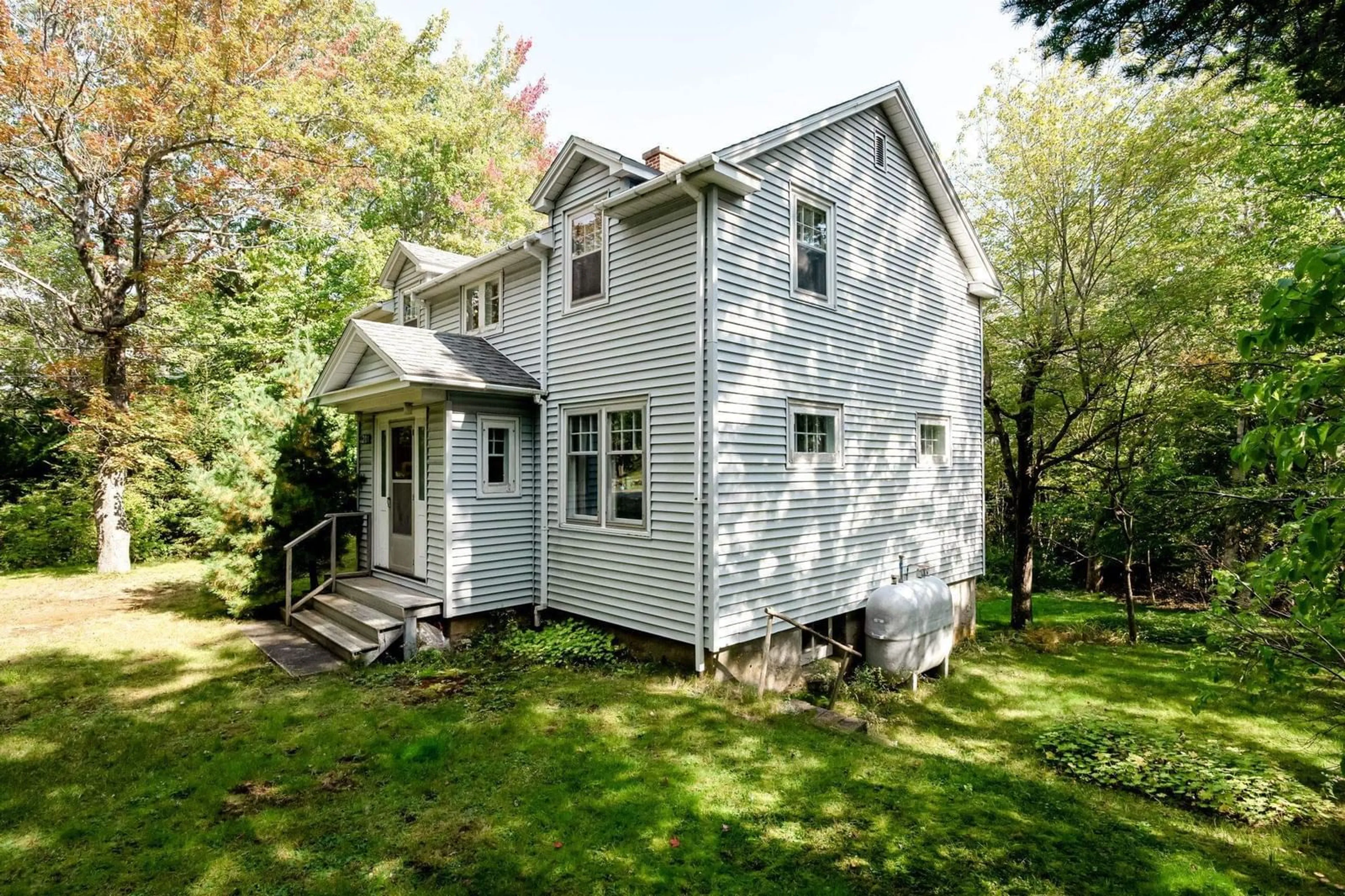 Home with vinyl exterior material, street for 201 High St, Bedford Nova Scotia B4A 1M7