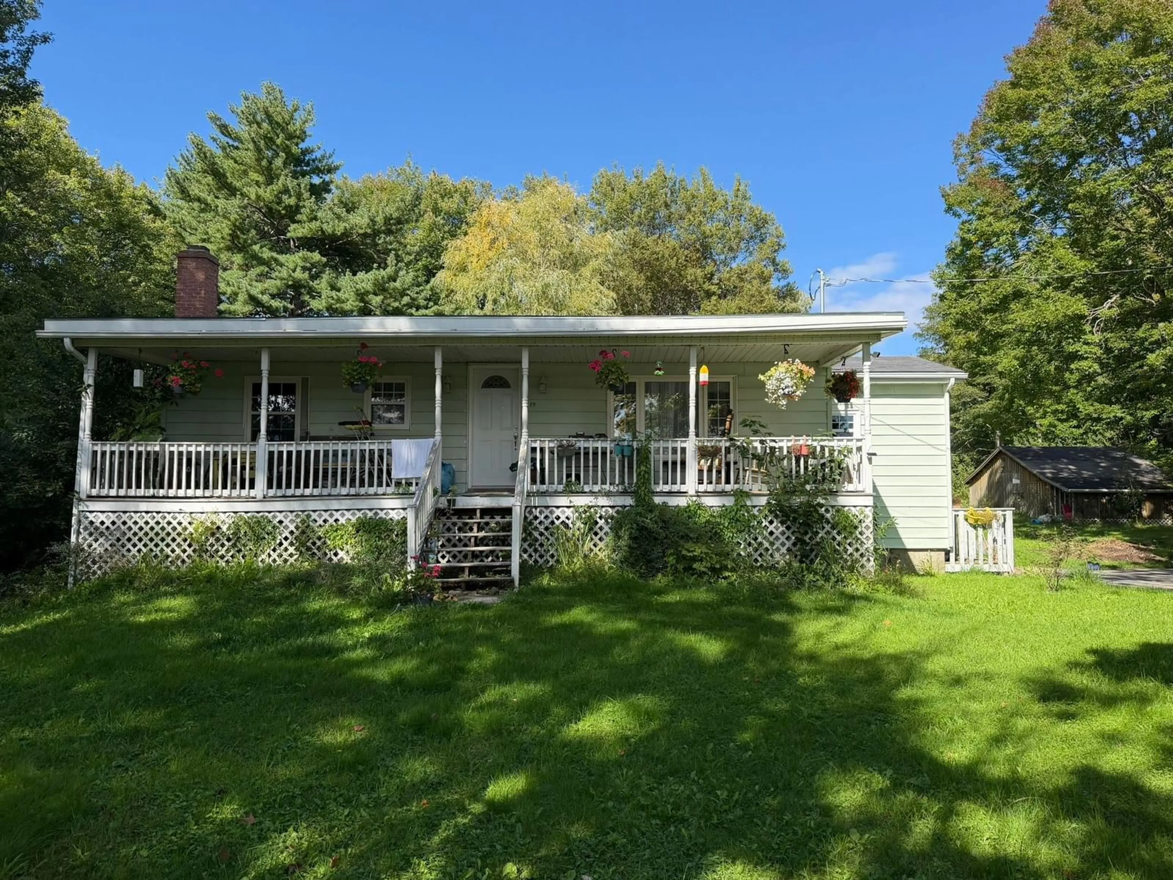 Home with vinyl exterior material, unknown for 19 River Rd, Milton Nova Scotia B0T 1P0