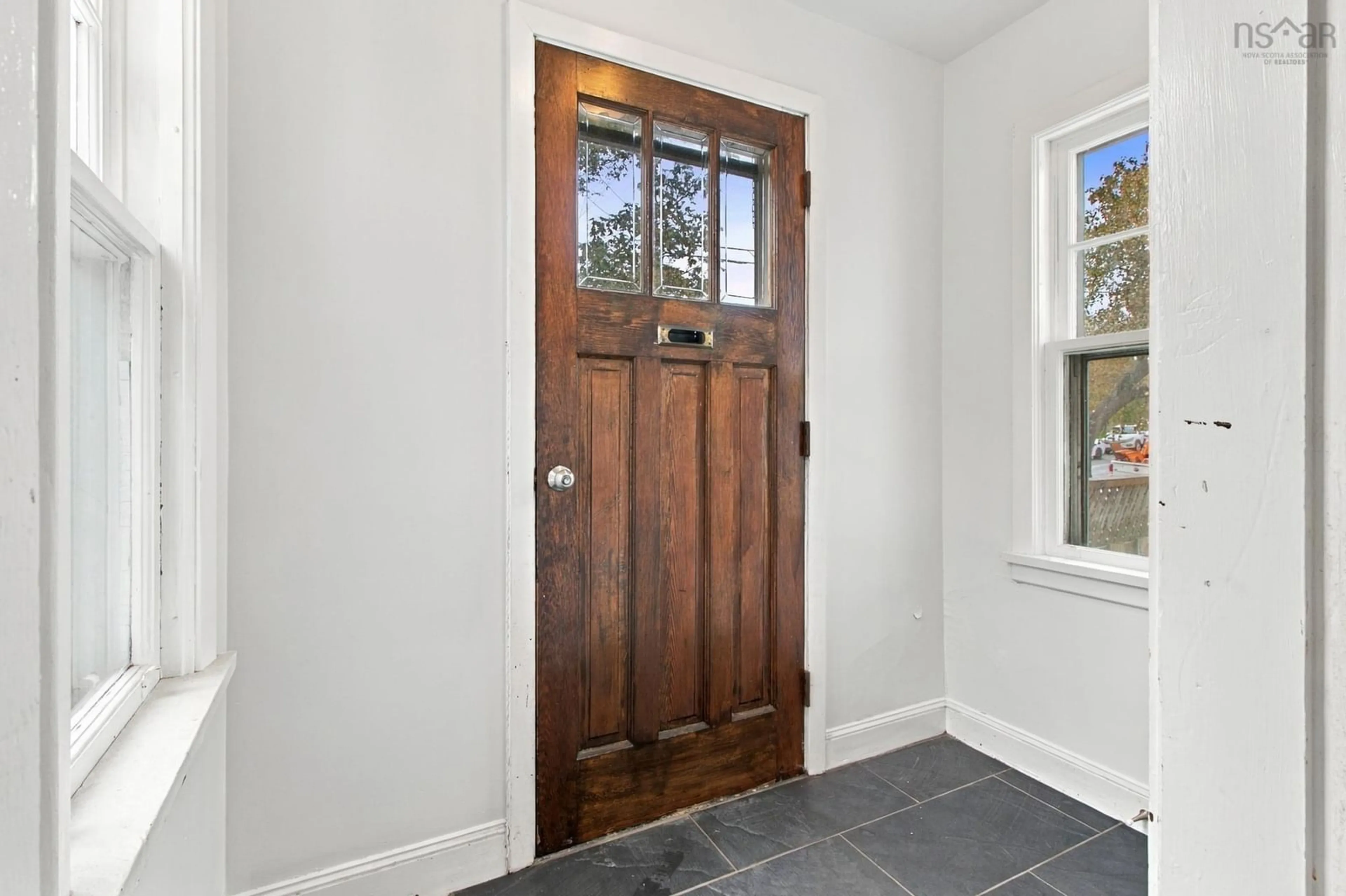 Indoor entryway for 3194 Stanford St, Halifax Peninsula Nova Scotia B3L 4E1