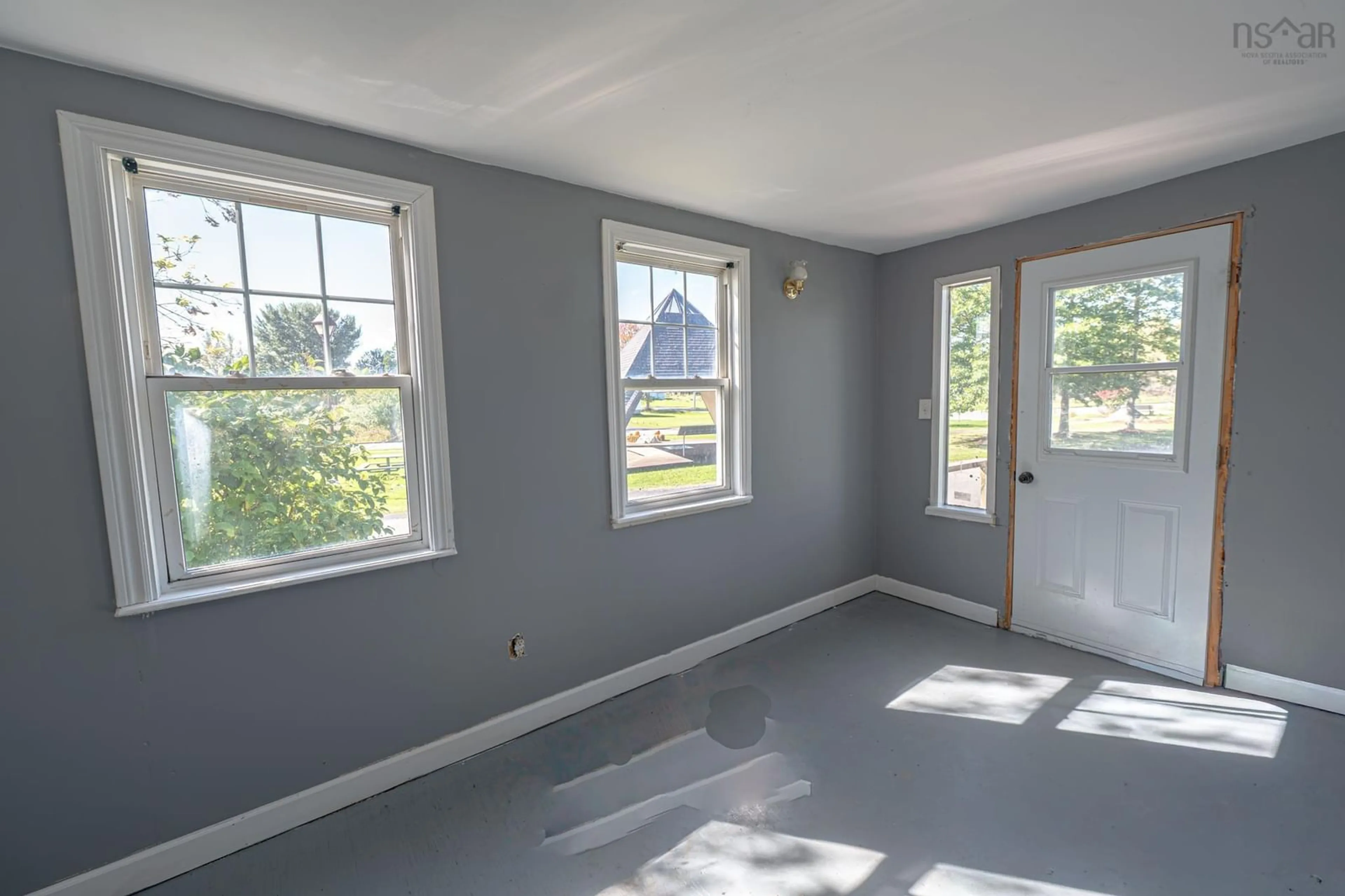 A pic of a room for 100 Morris St, New Glasgow Nova Scotia B2H 4V1