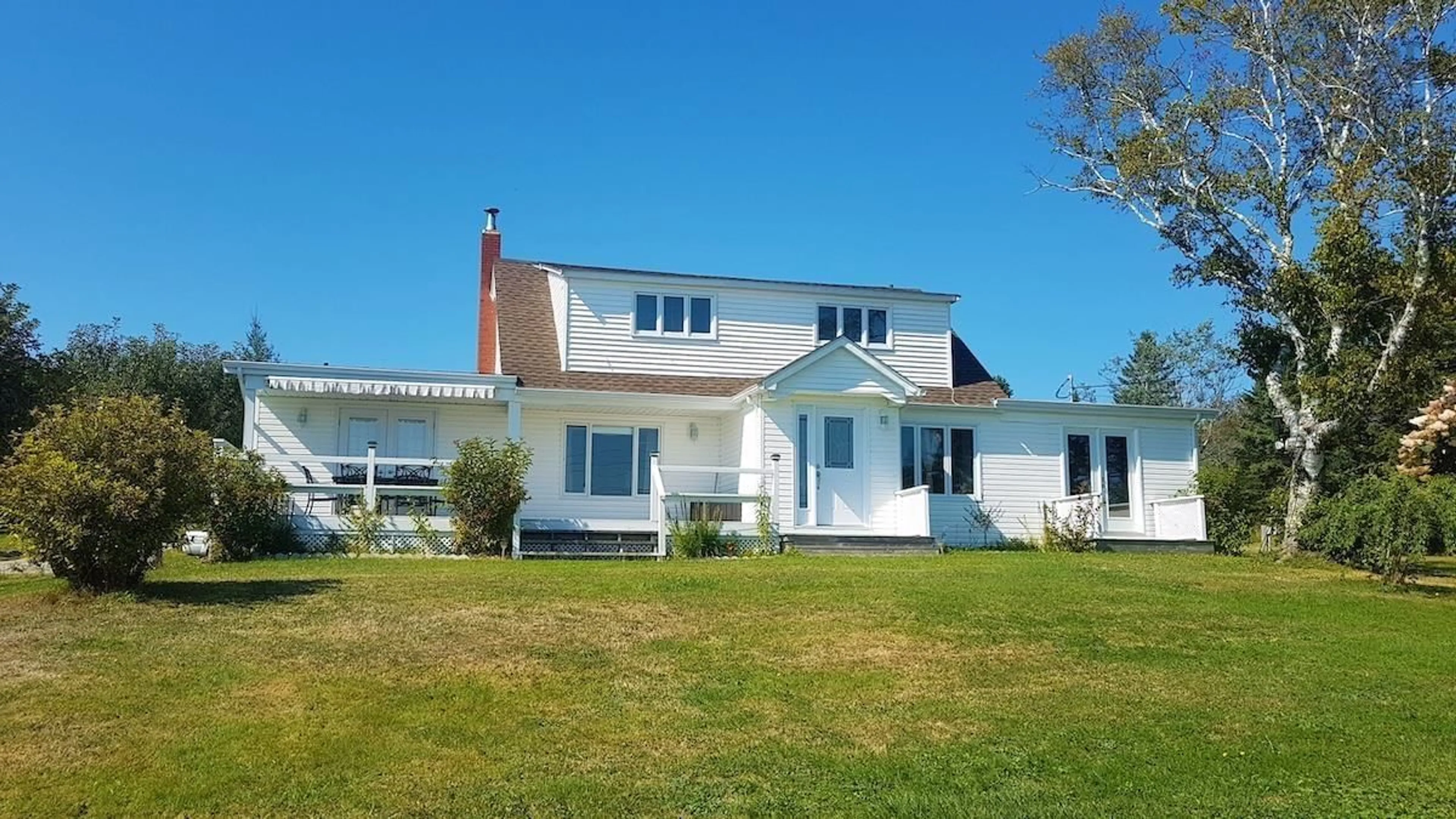 Home with vinyl exterior material, unknown for 8 Delbert Rd, Gold River Nova Scotia B0J 1K0