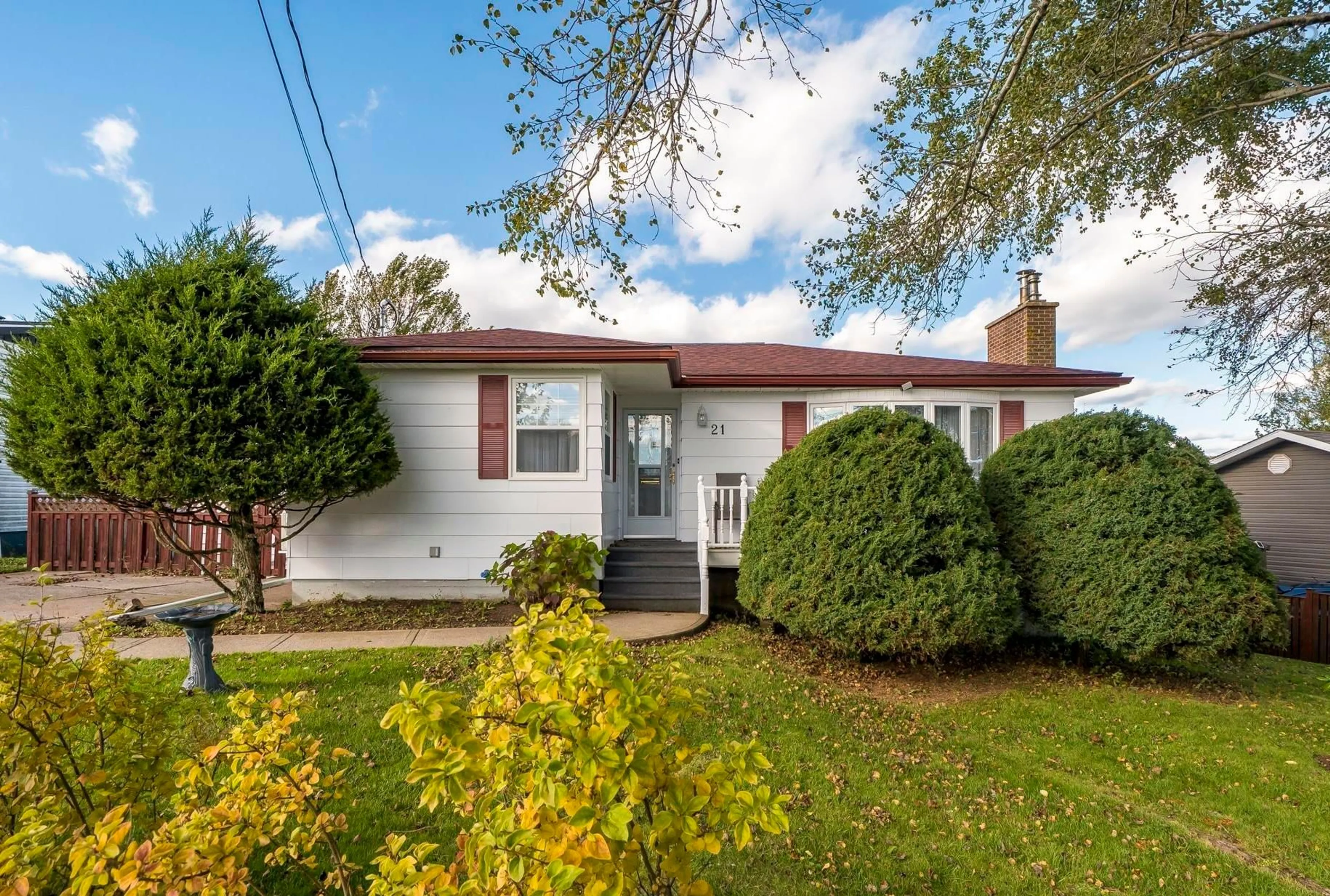 Home with vinyl exterior material, street for 21 Lanarkshire Crt, Cole Harbour Nova Scotia B2W 4S6