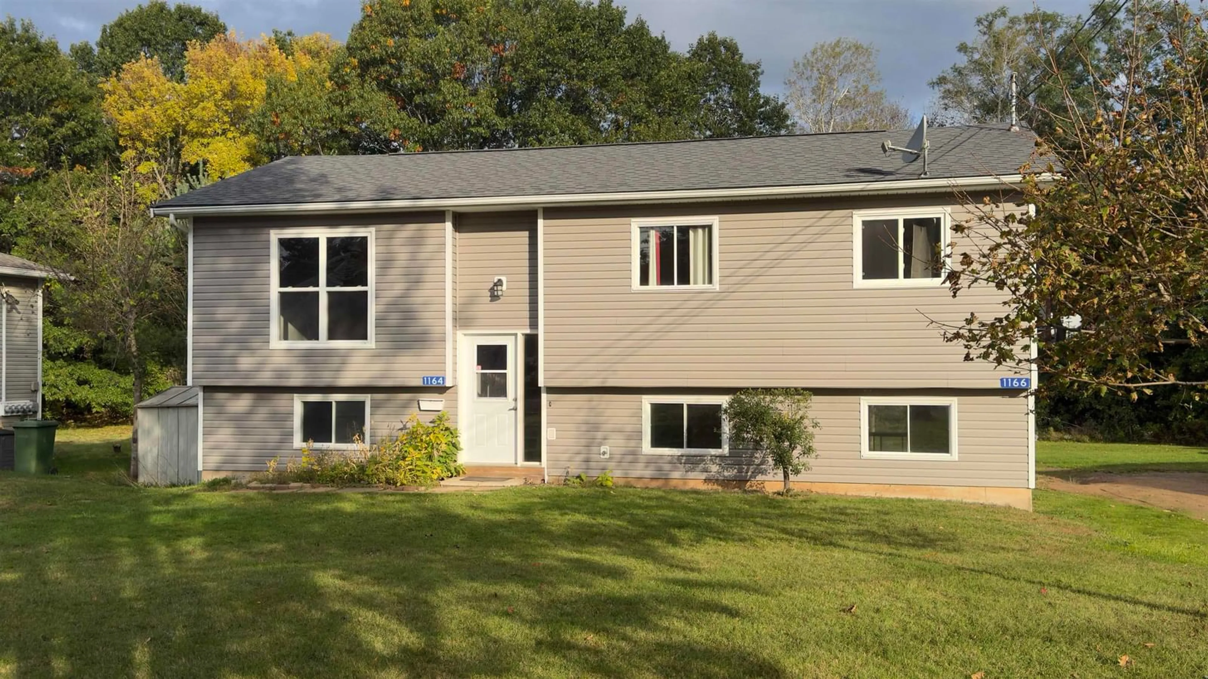 Home with vinyl exterior material, street for 1164 & 1166 Giffin Crt, North Kentville Nova Scotia B4N 1A1