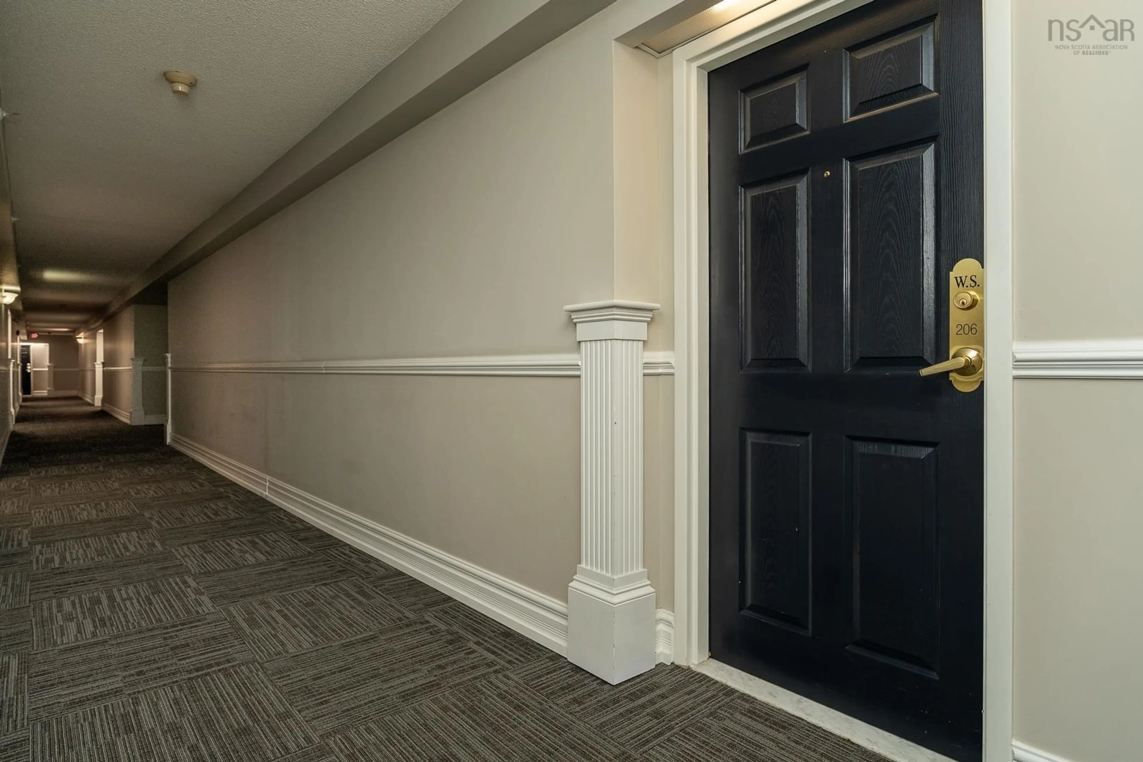 Indoor foyer for 1041 Wellington St #206, Halifax Nova Scotia B3H 4P5