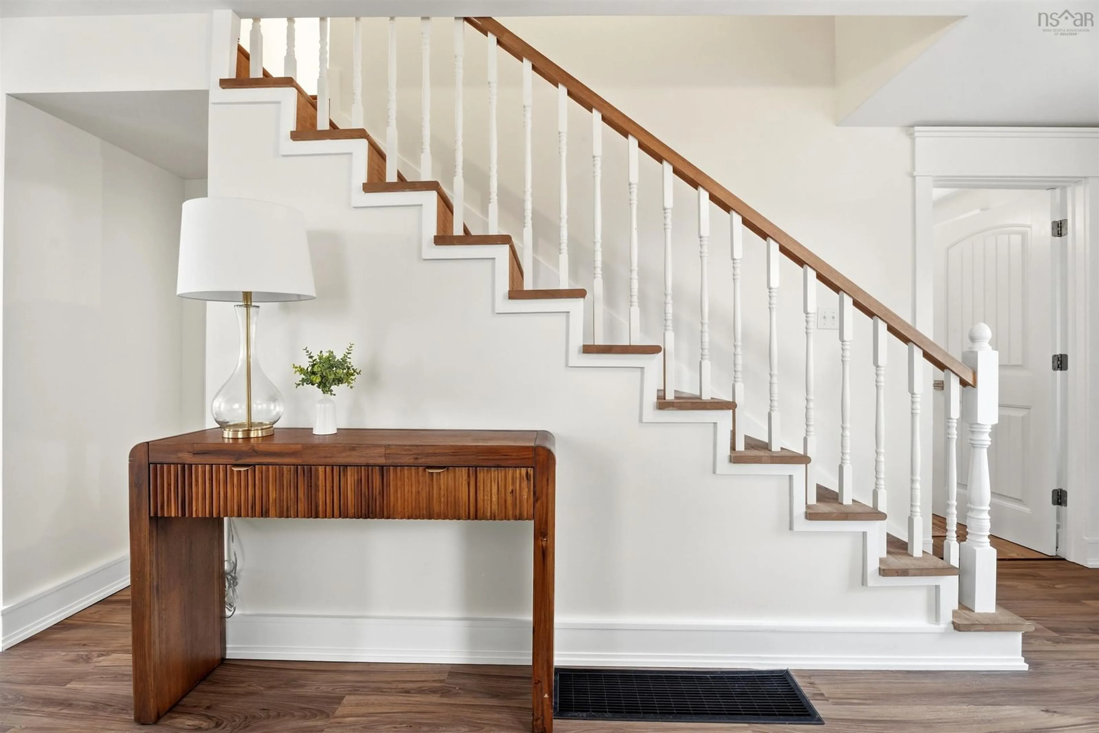 Stairs for 324 Wentworth Rd, Windsor Nova Scotia B0N 2T0