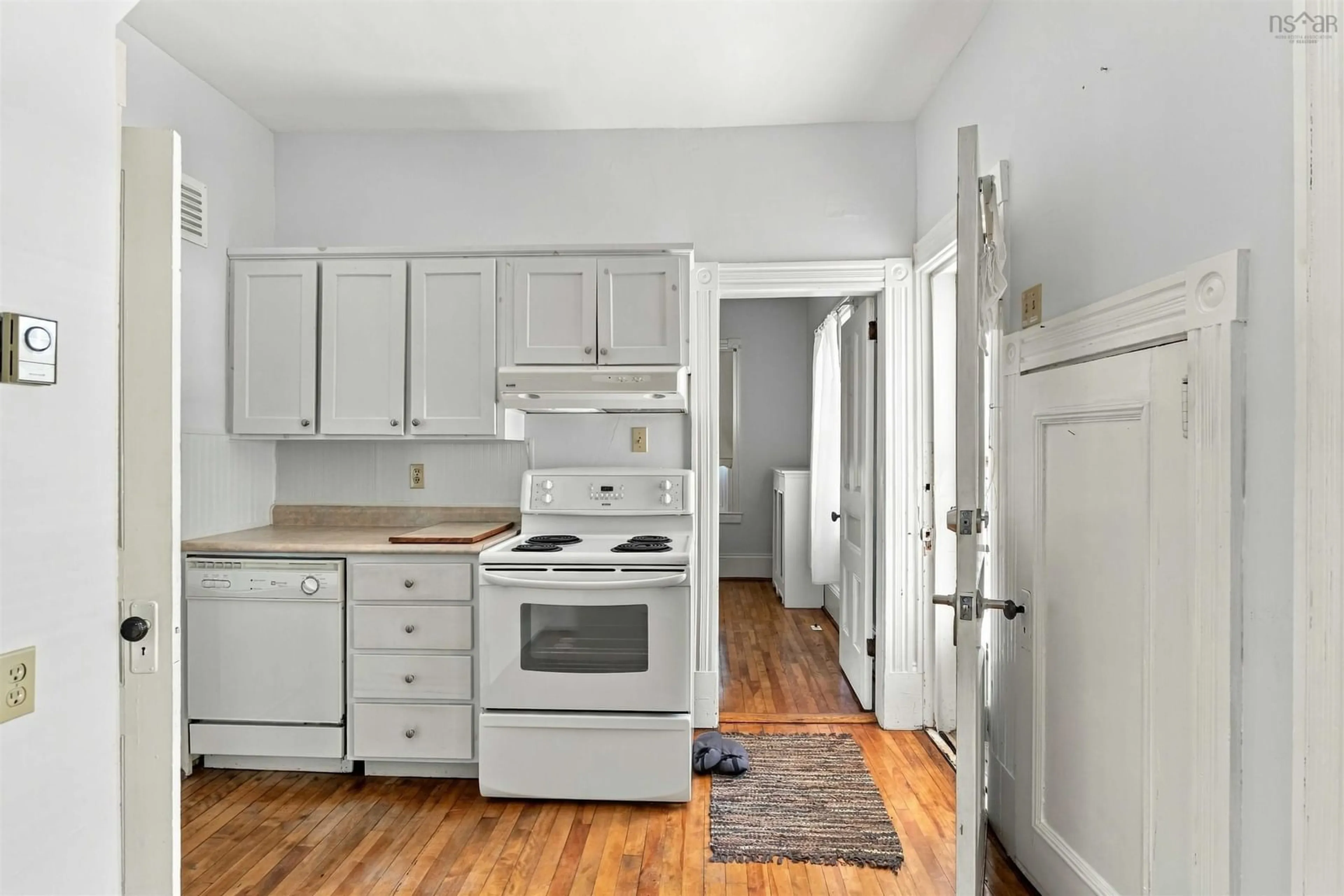 Standard kitchen, unknown for 1107 Middle St, Port Williams Nova Scotia B0P 1T0