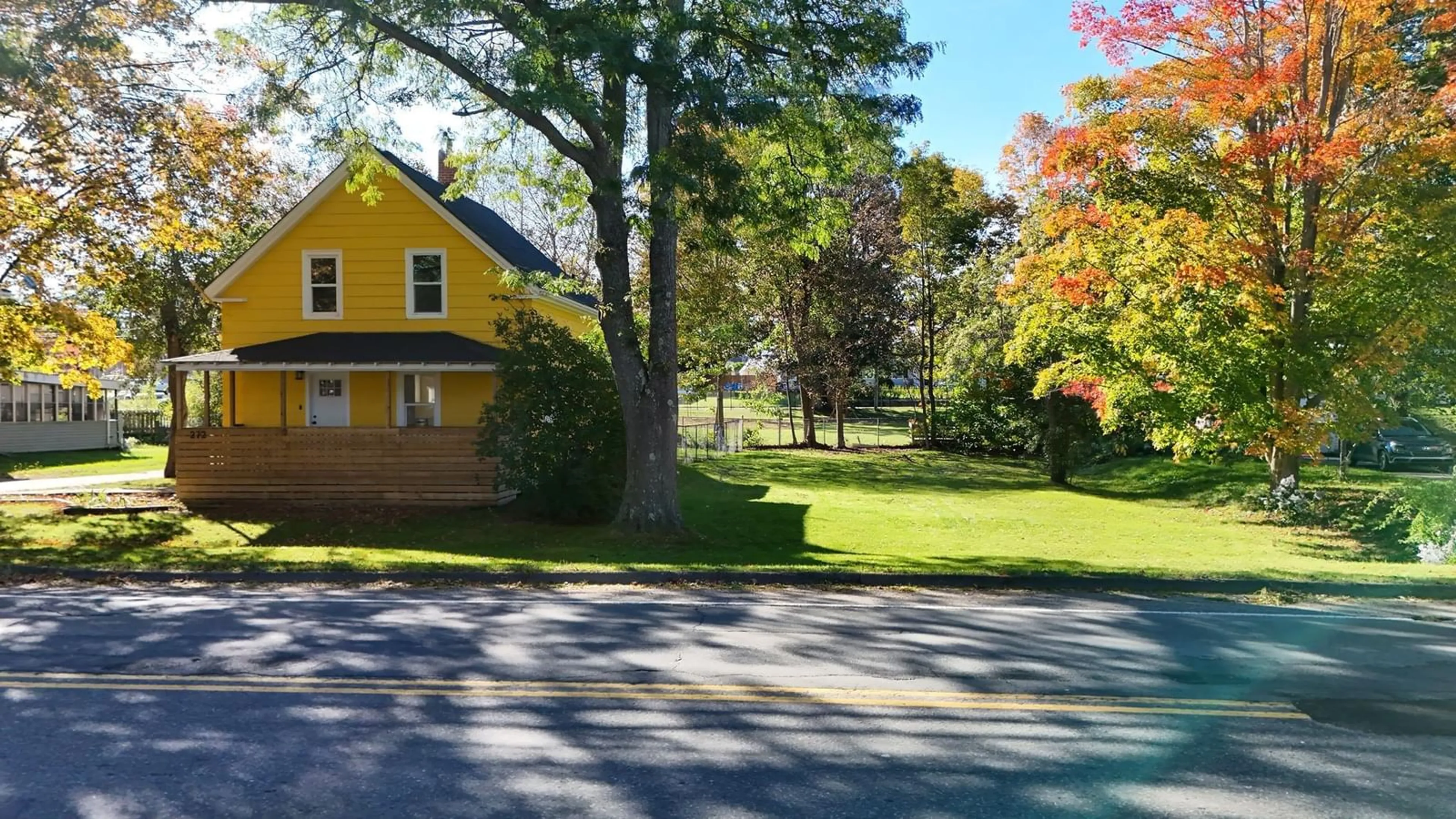 A pic from outside/outdoor area/front of a property/back of a property/a pic from drone, street for 272 Bridge St, Kentville Nova Scotia B4N 2G2