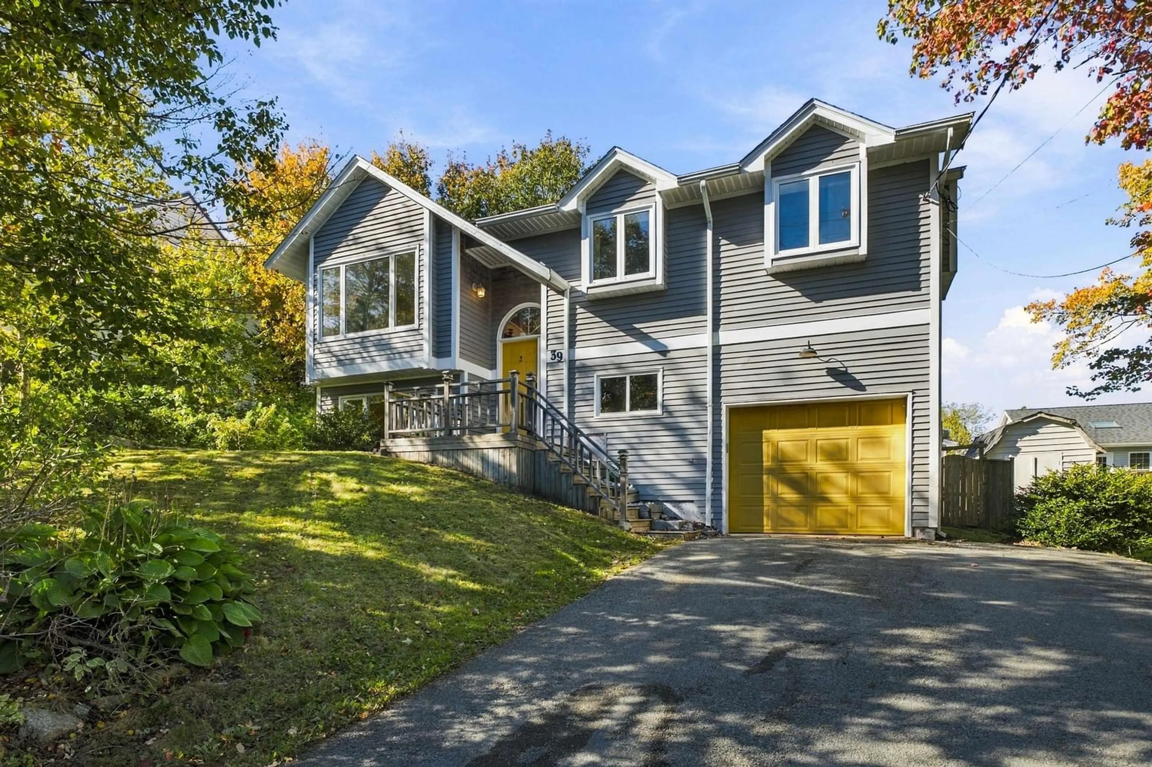 Home with vinyl exterior material, street for 39 Parkdale Ave, Timberlea Nova Scotia B3T 1C2