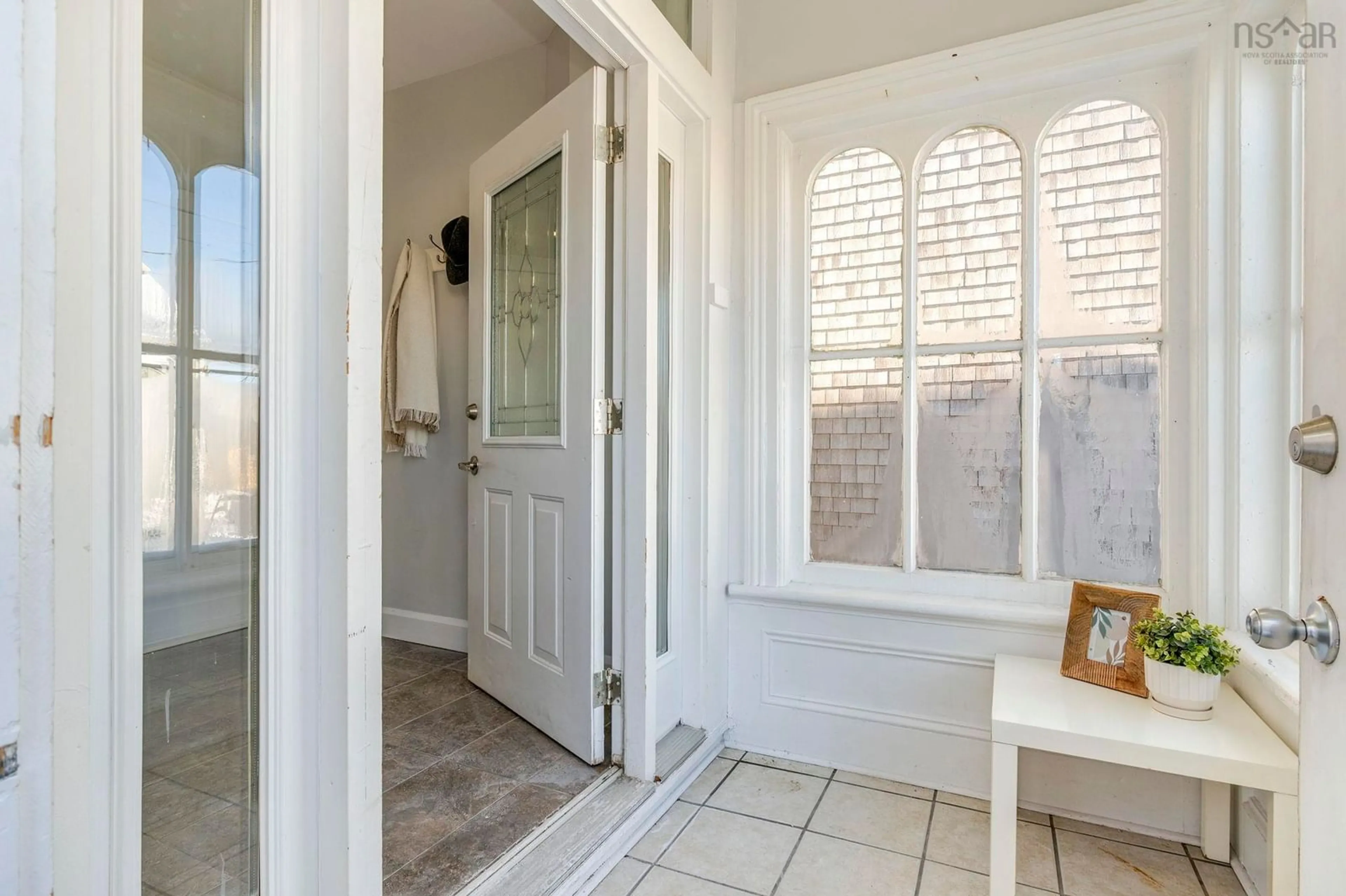 Indoor entryway for 2542 Gottingen St, Halifax Nova Scotia B3K 3C4