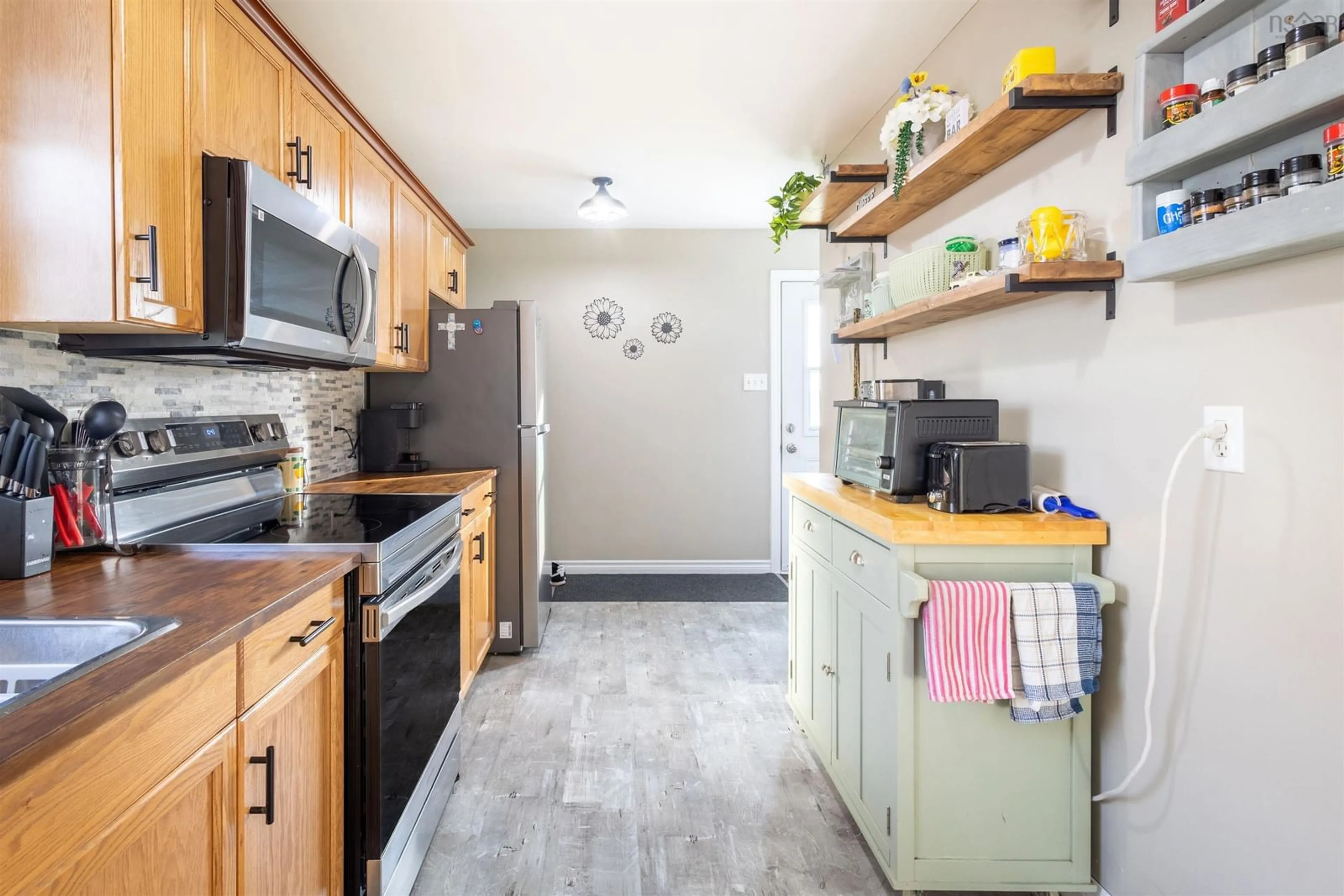 Standard kitchen, unknown for 25 Macdonald Cres, Sydney Mines Nova Scotia B1H 3H5
