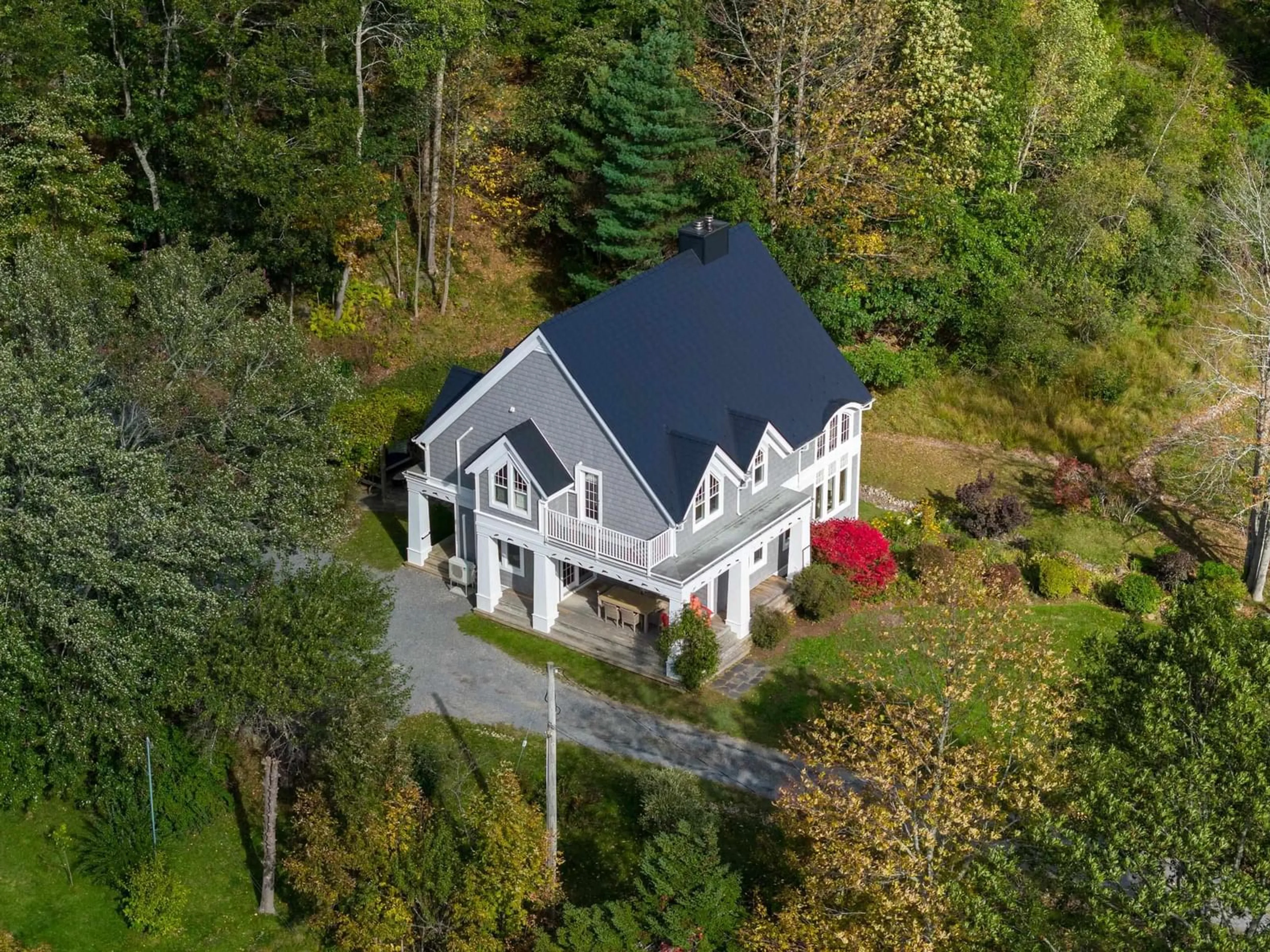 A pic from outside/outdoor area/front of a property/back of a property/a pic from drone, building for 1712 Oakland Rd, Oakland Nova Scotia B0J 2E0