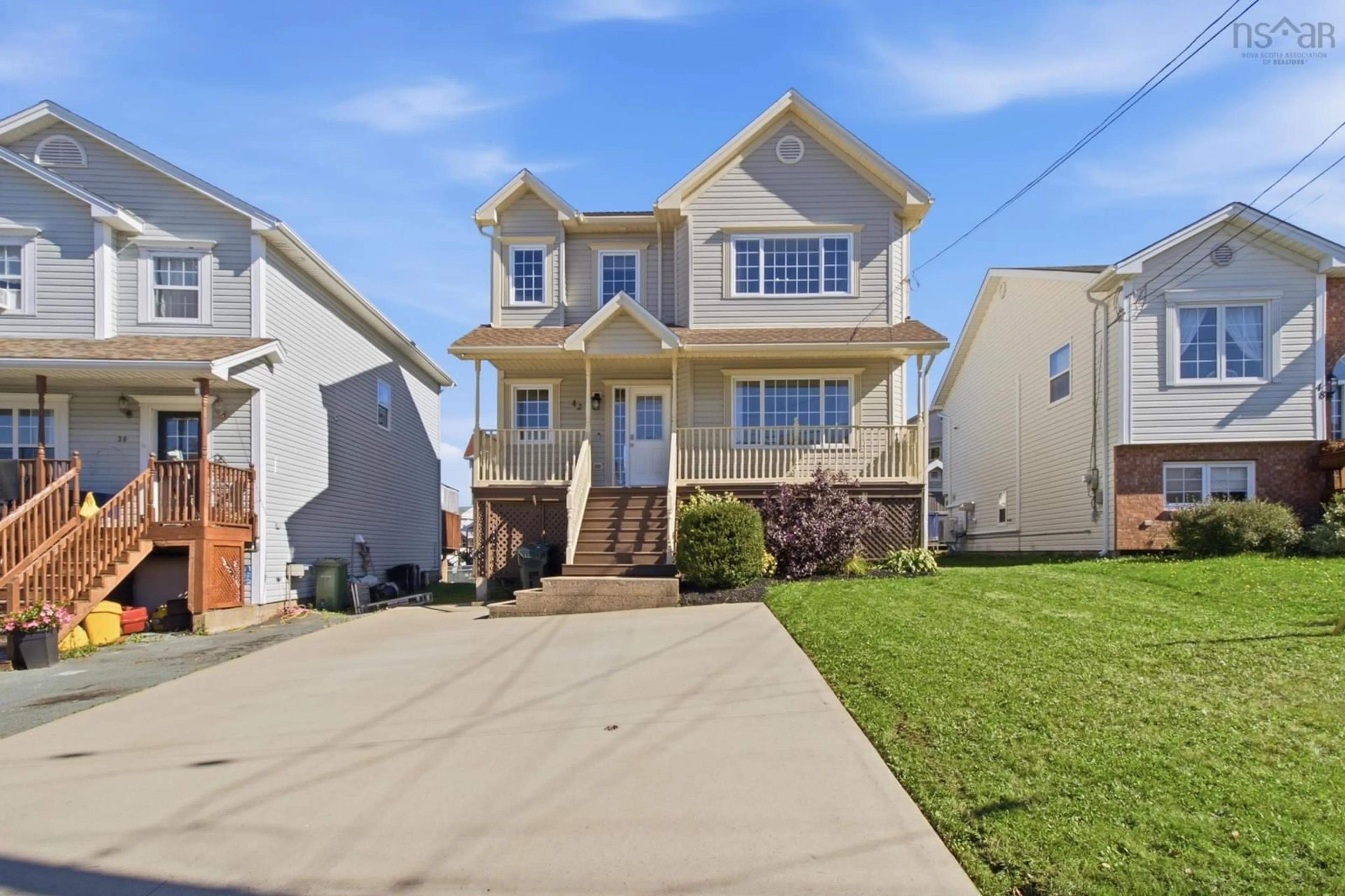 Home with vinyl exterior material, street for 42 Beech Tree Run, Beechville Estates Nova Scotia B2T 2E5
