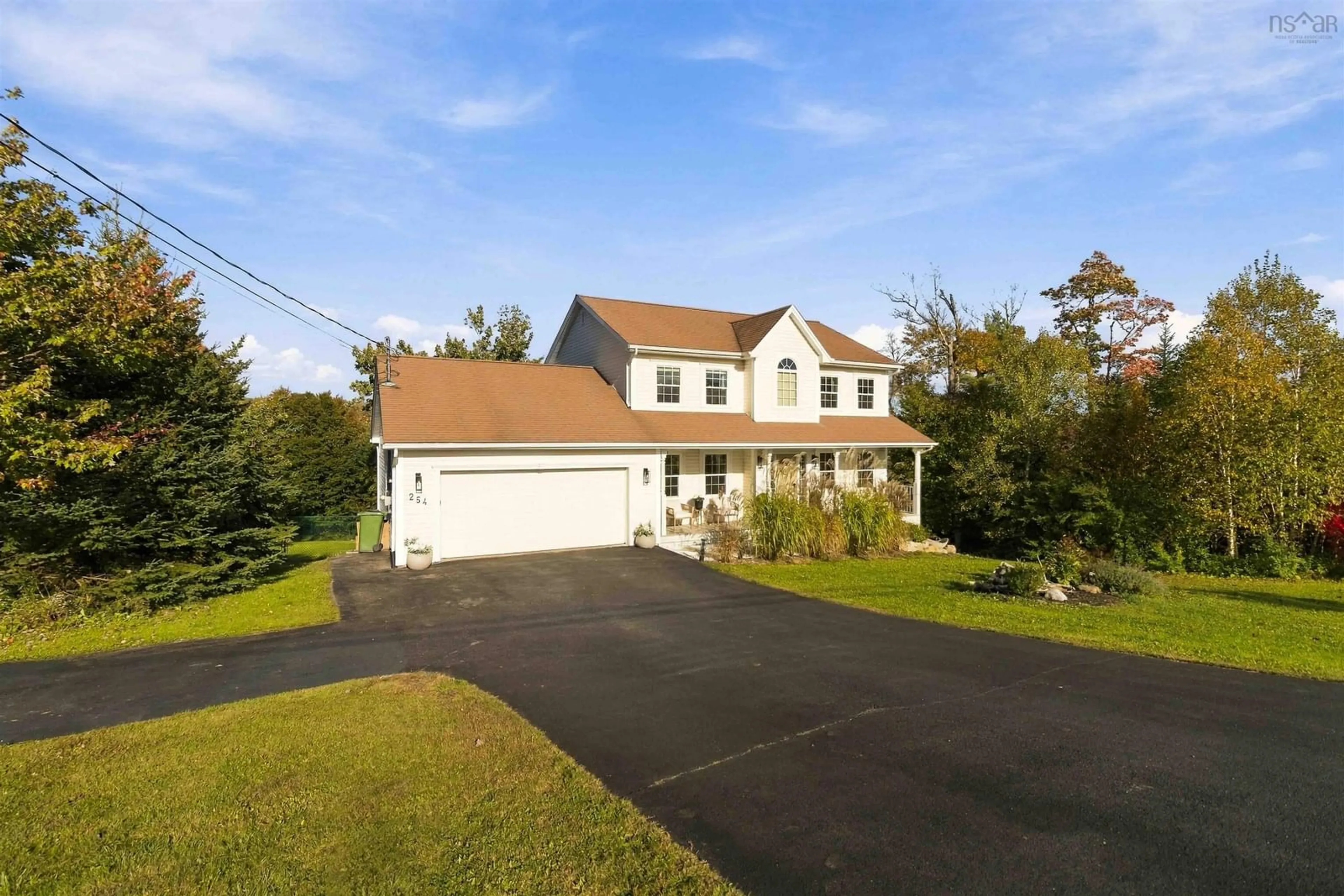 A pic from outside/outdoor area/front of a property/back of a property/a pic from drone, street for 254 Robert St, Fall River Nova Scotia B2T 1H7