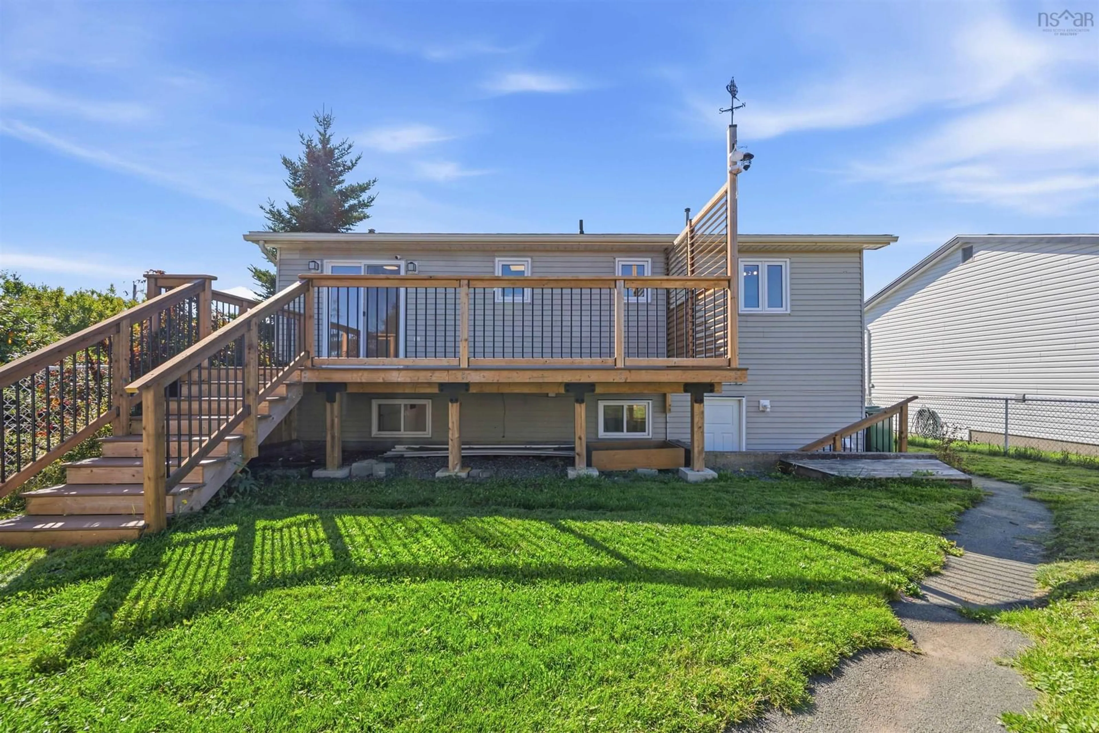 A pic from outside/outdoor area/front of a property/back of a property/a pic from drone, unknown for 173 Donegal Dr, Dartmouth Nova Scotia B2V 2N3