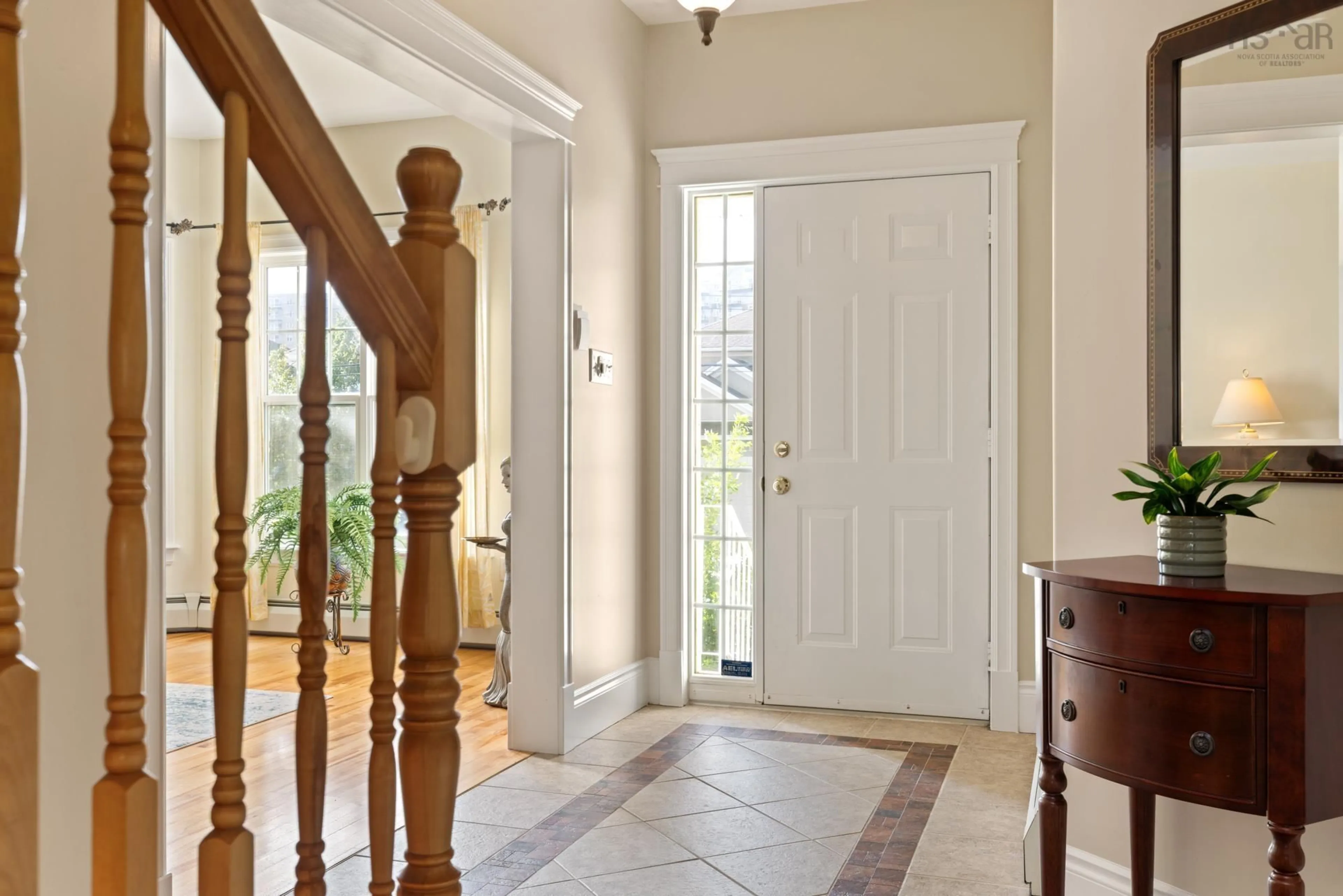 Indoor entryway for 76 Ridgepark Lane, Halifax Nova Scotia B3N 3K9