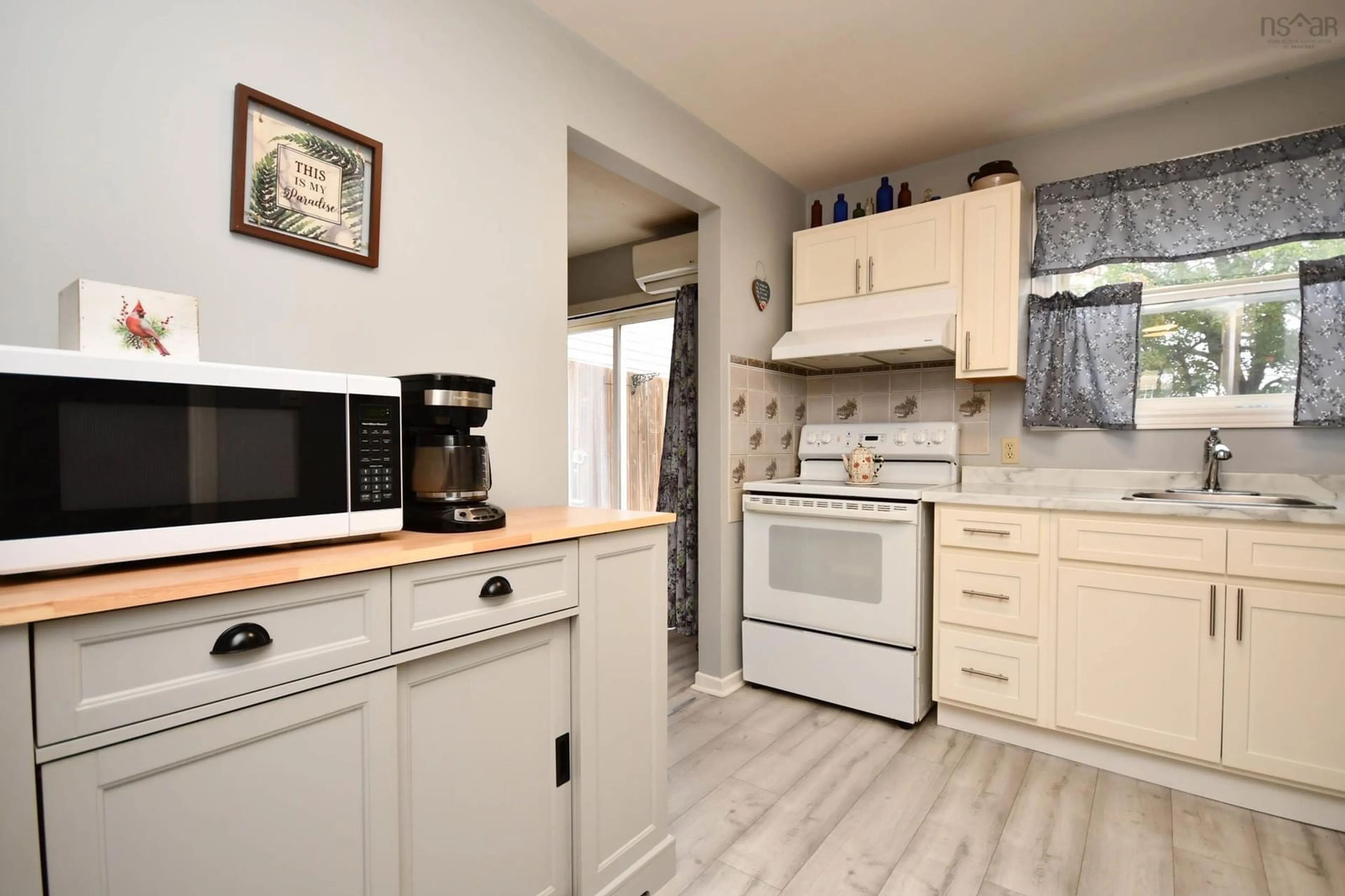 Standard kitchen, unknown for 123 Gloria Crt, Lower Sackville Nova Scotia B4E 1Y1