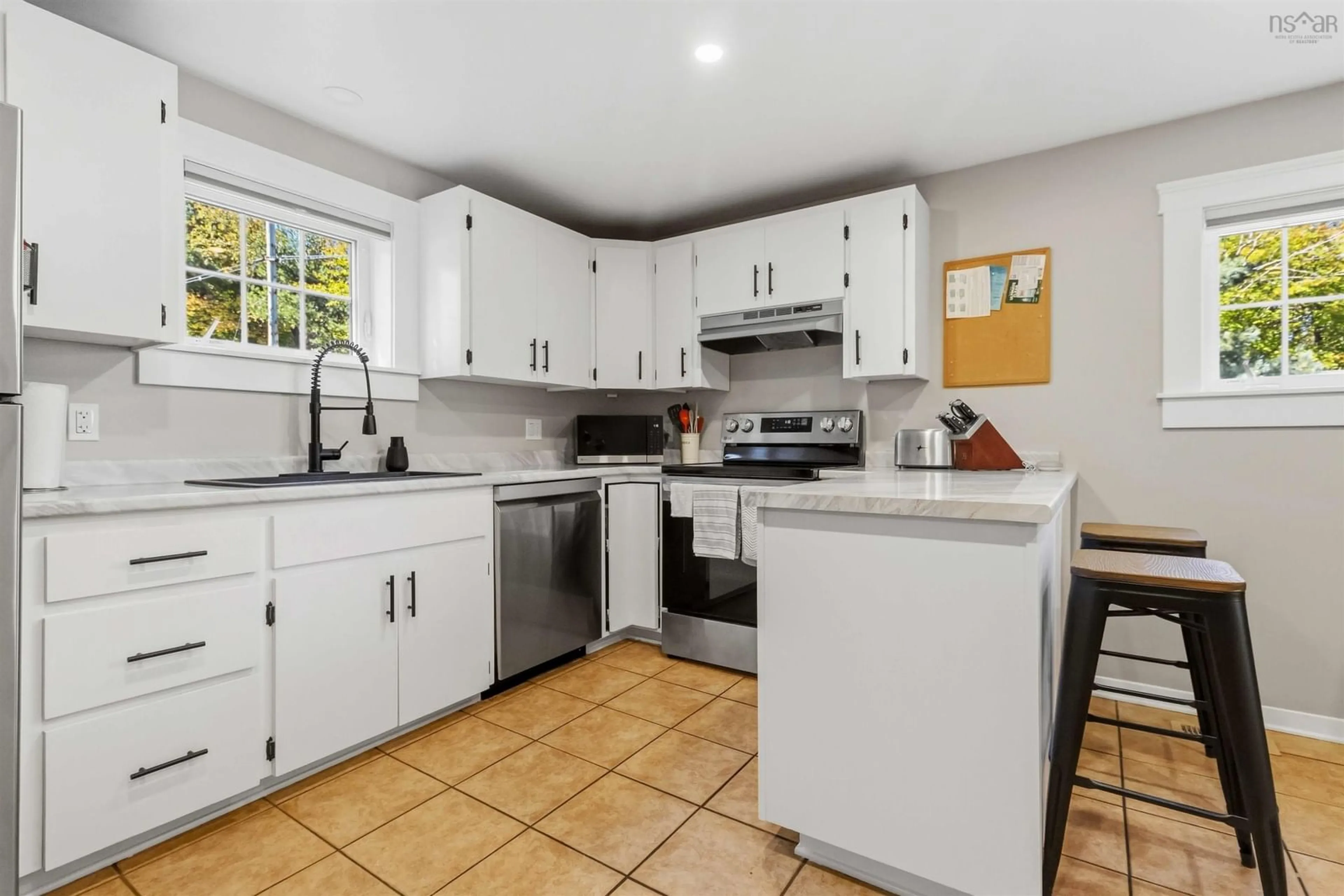 Standard kitchen, ceramic/tile floor for 25 Pearl St, Bridgewater Nova Scotia B4V 2P4
