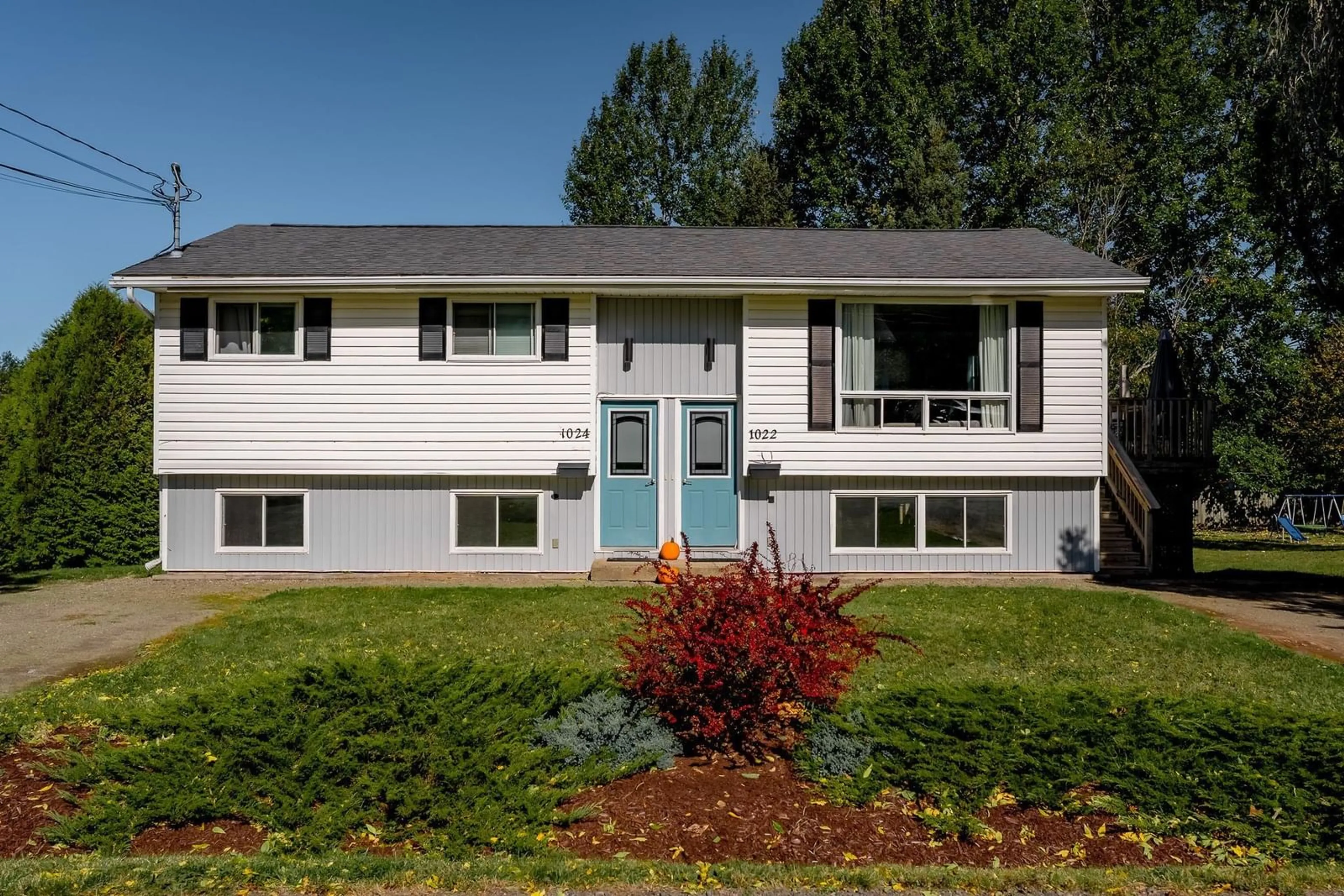 Home with vinyl exterior material, street for 1022/1024 Marie Cres, Kentville Nova Scotia B4N 1X2