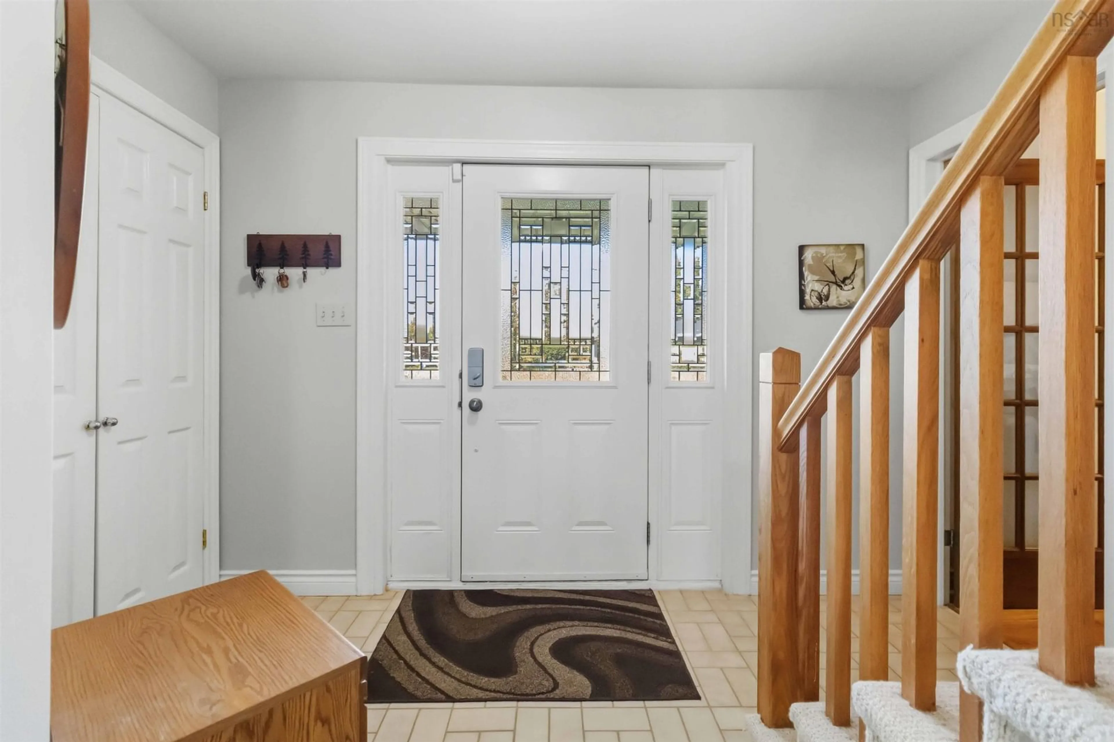 Indoor entryway for 32 Bow St, Dartmouth Nova Scotia B2Y 4P6