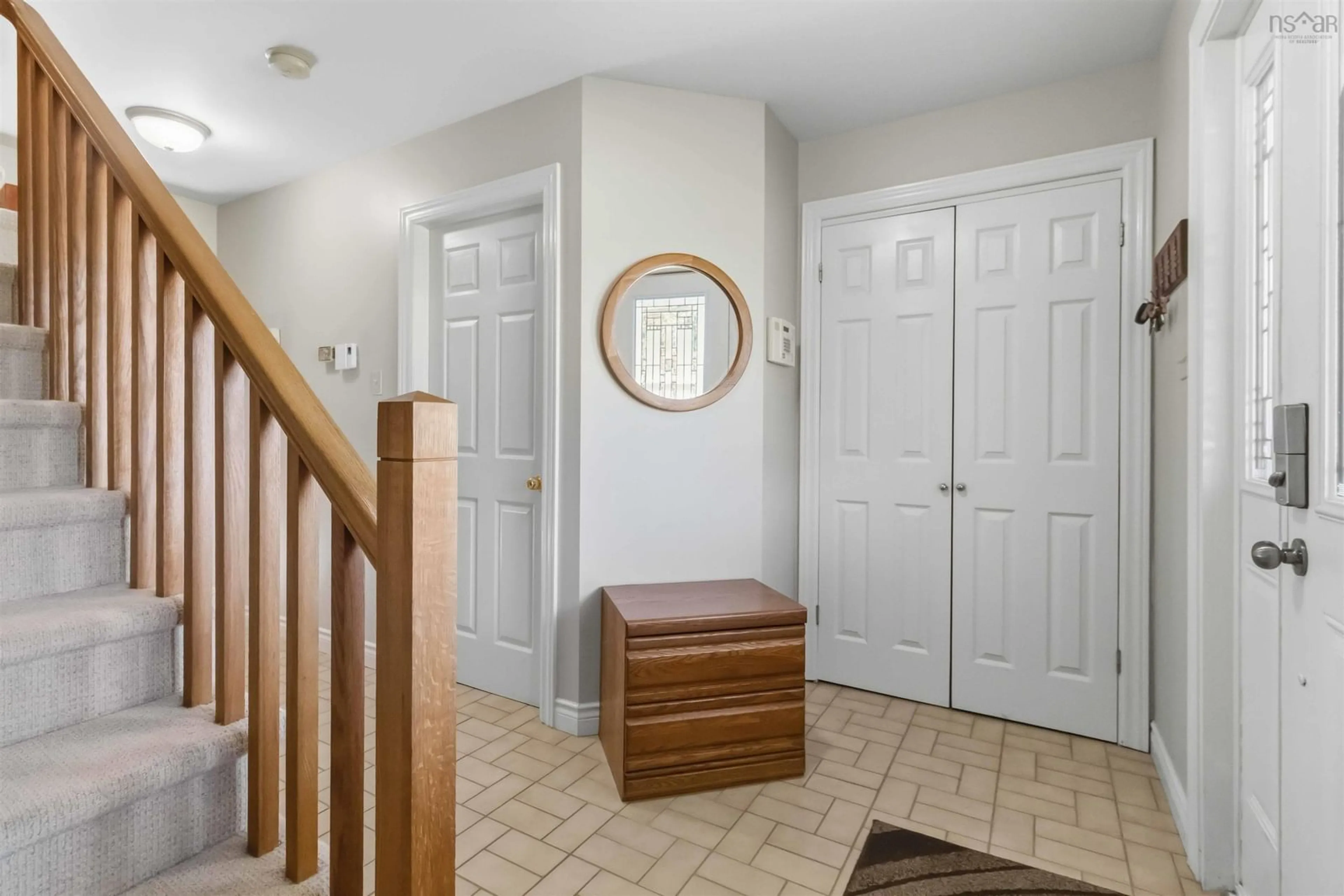 Indoor entryway for 32 Bow St, Dartmouth Nova Scotia B2Y 4P6