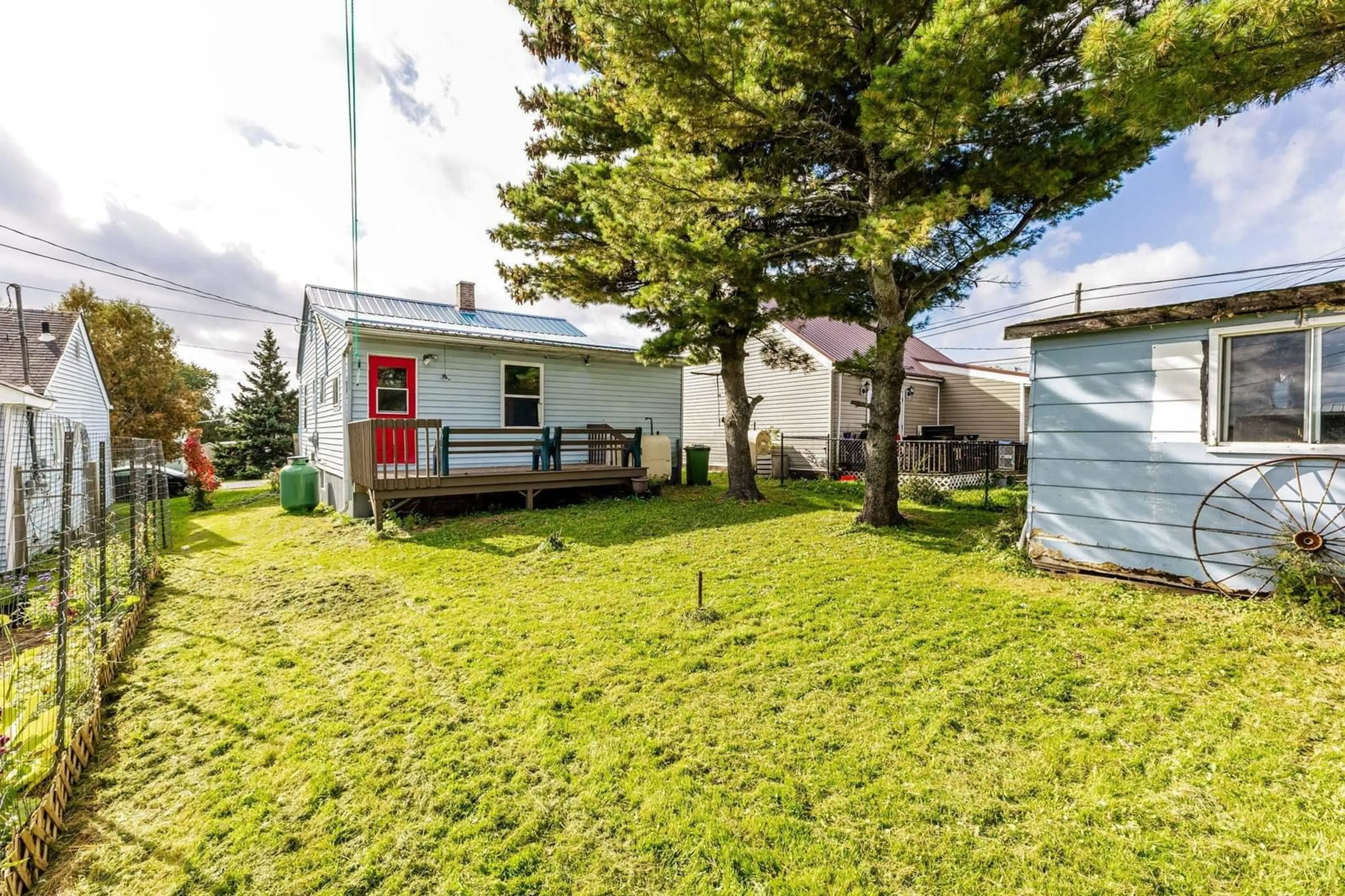 Patio, street for 76 Poplar St, Pictou Nova Scotia B0K 1H0