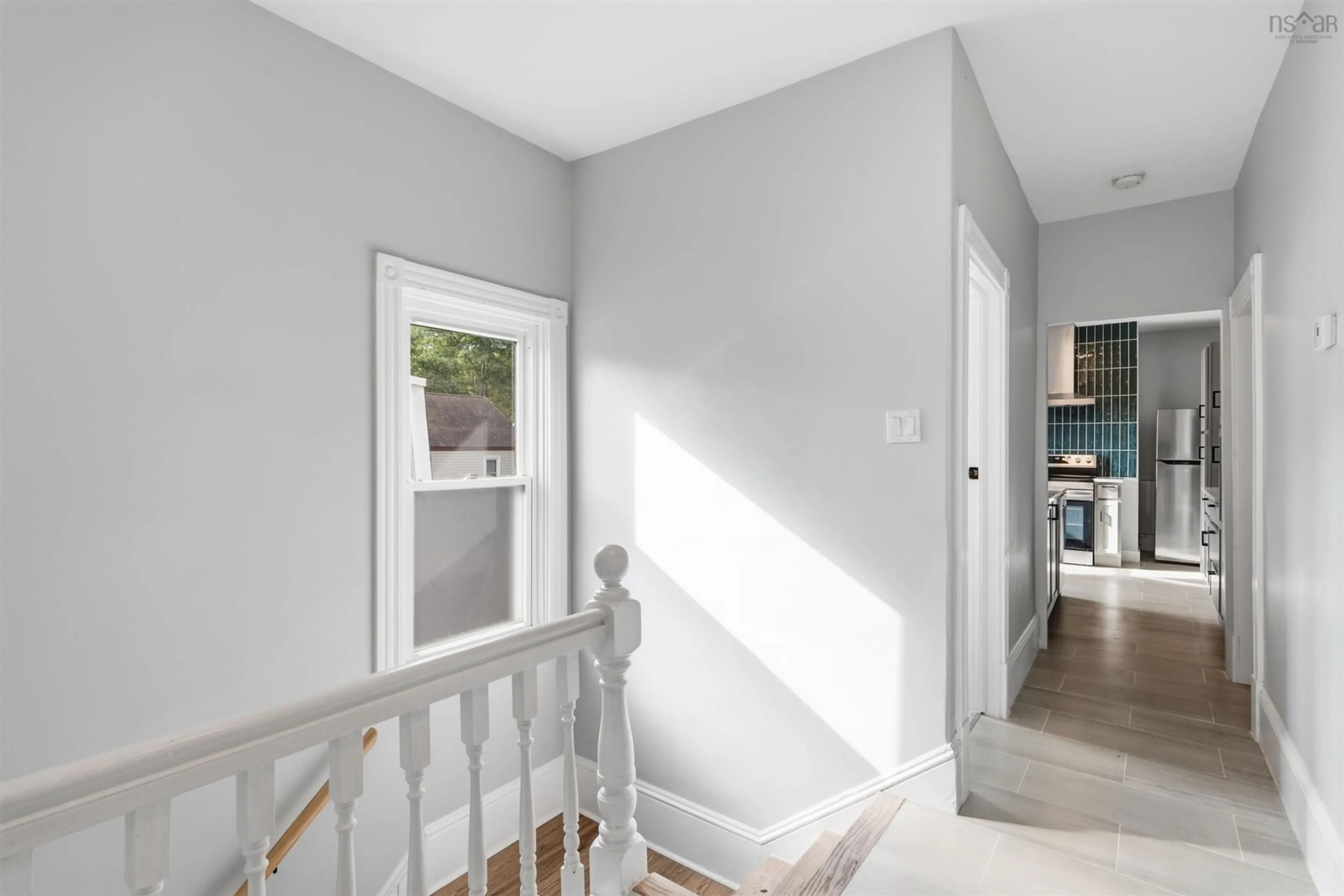 Indoor entryway for 2512 Oxford St, Halifax Peninsula Nova Scotia B3L 2T4
