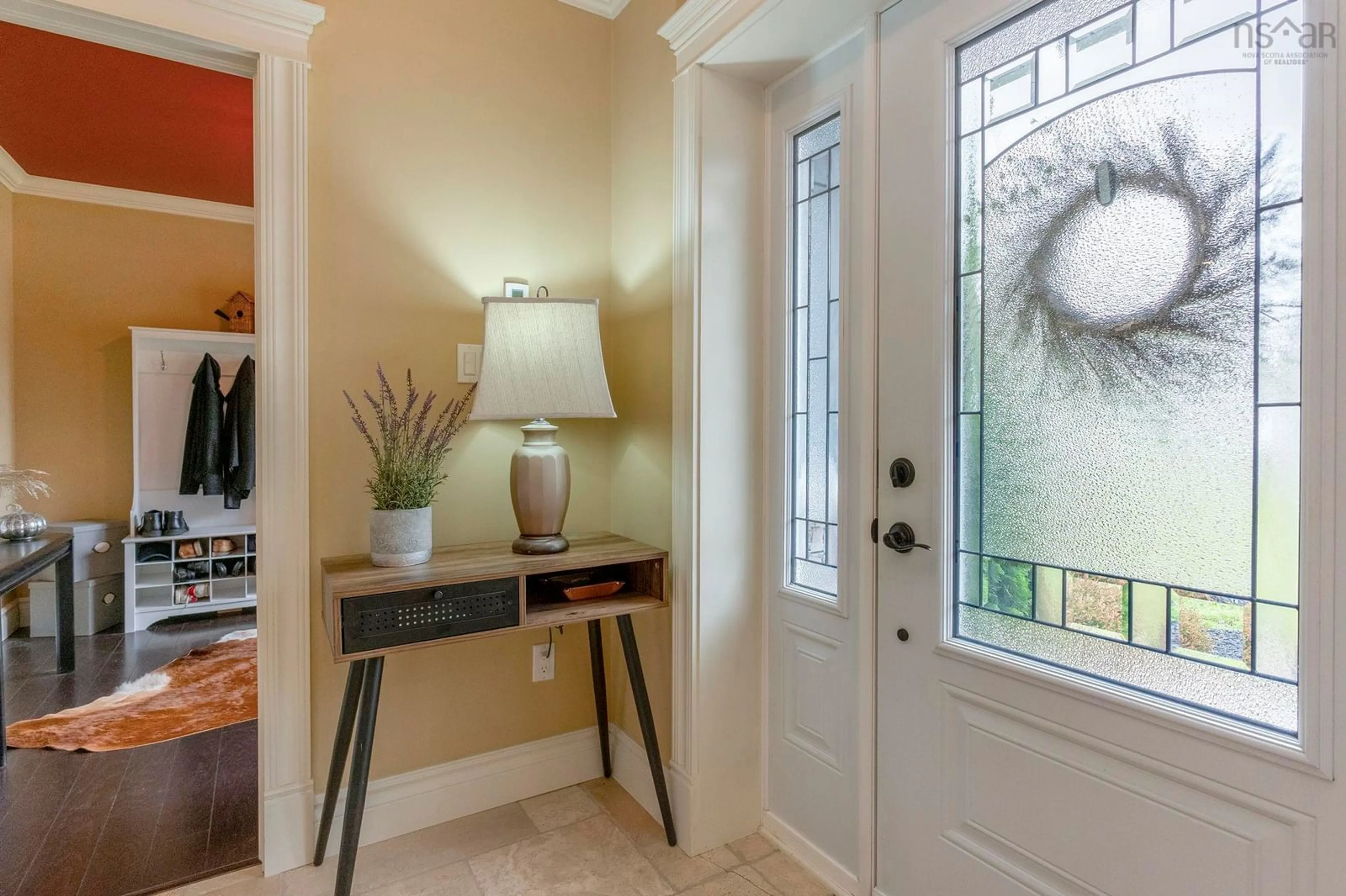 Indoor entryway for 1563 Sarah Dr, Coldbrook Nova Scotia B4R 1A1