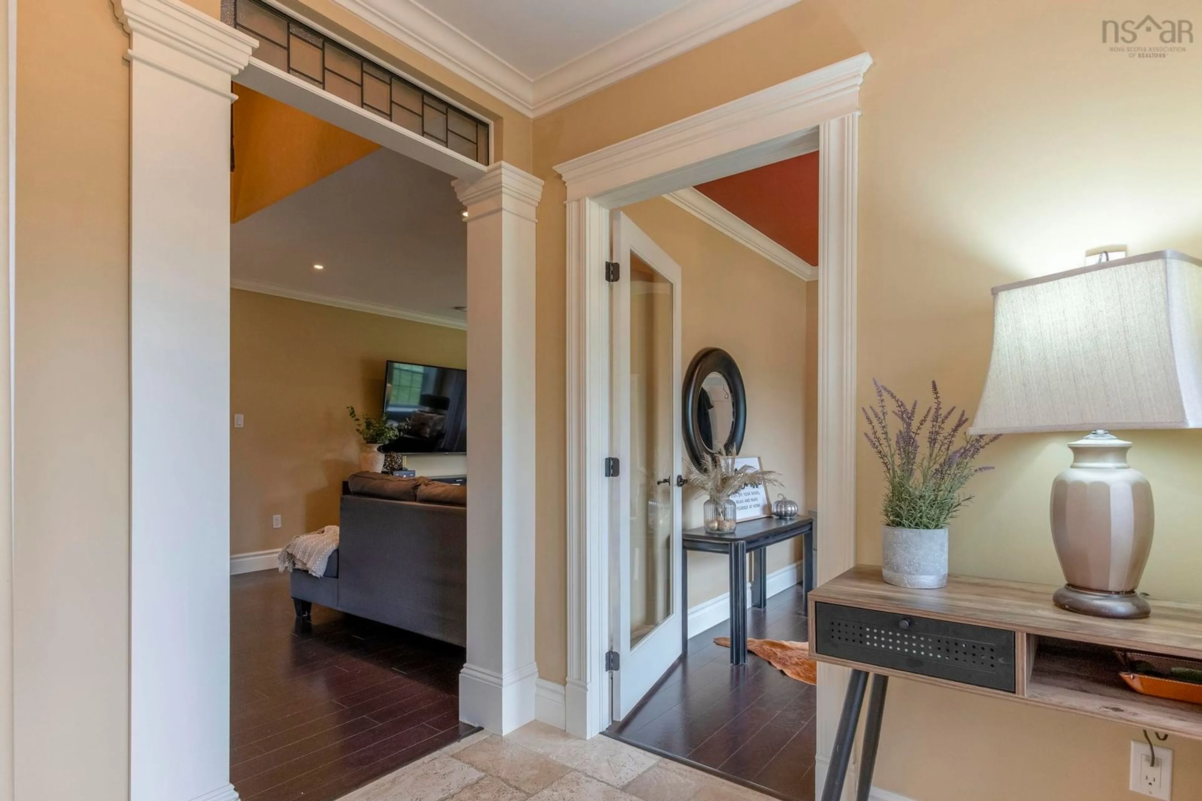 Indoor entryway for 1563 Sarah Dr, Coldbrook Nova Scotia B4R 1A1