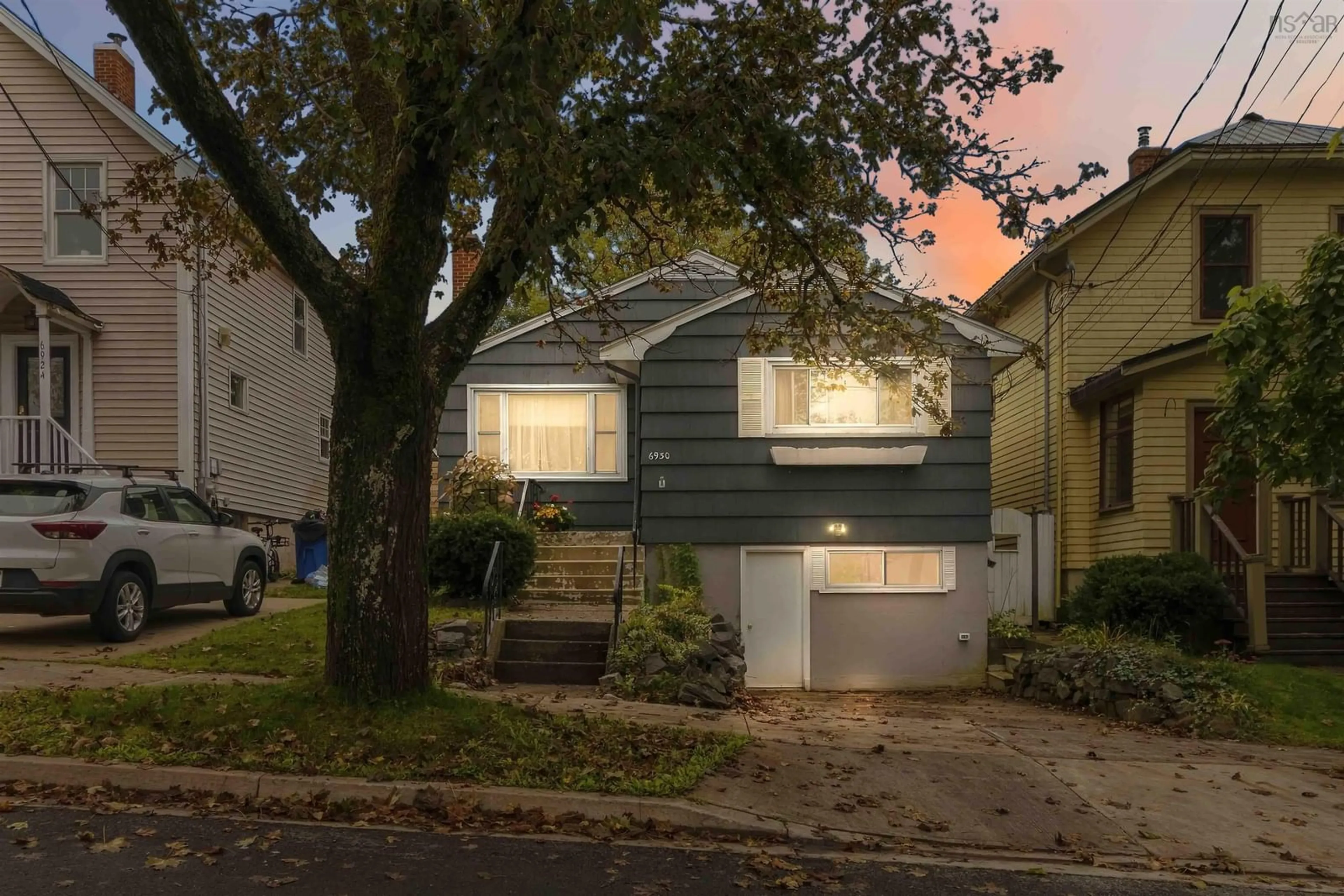 Home with vinyl exterior material, street for 6930 Patricia St, Halifax Regional Municipality Nova Scotia B3L 1J4