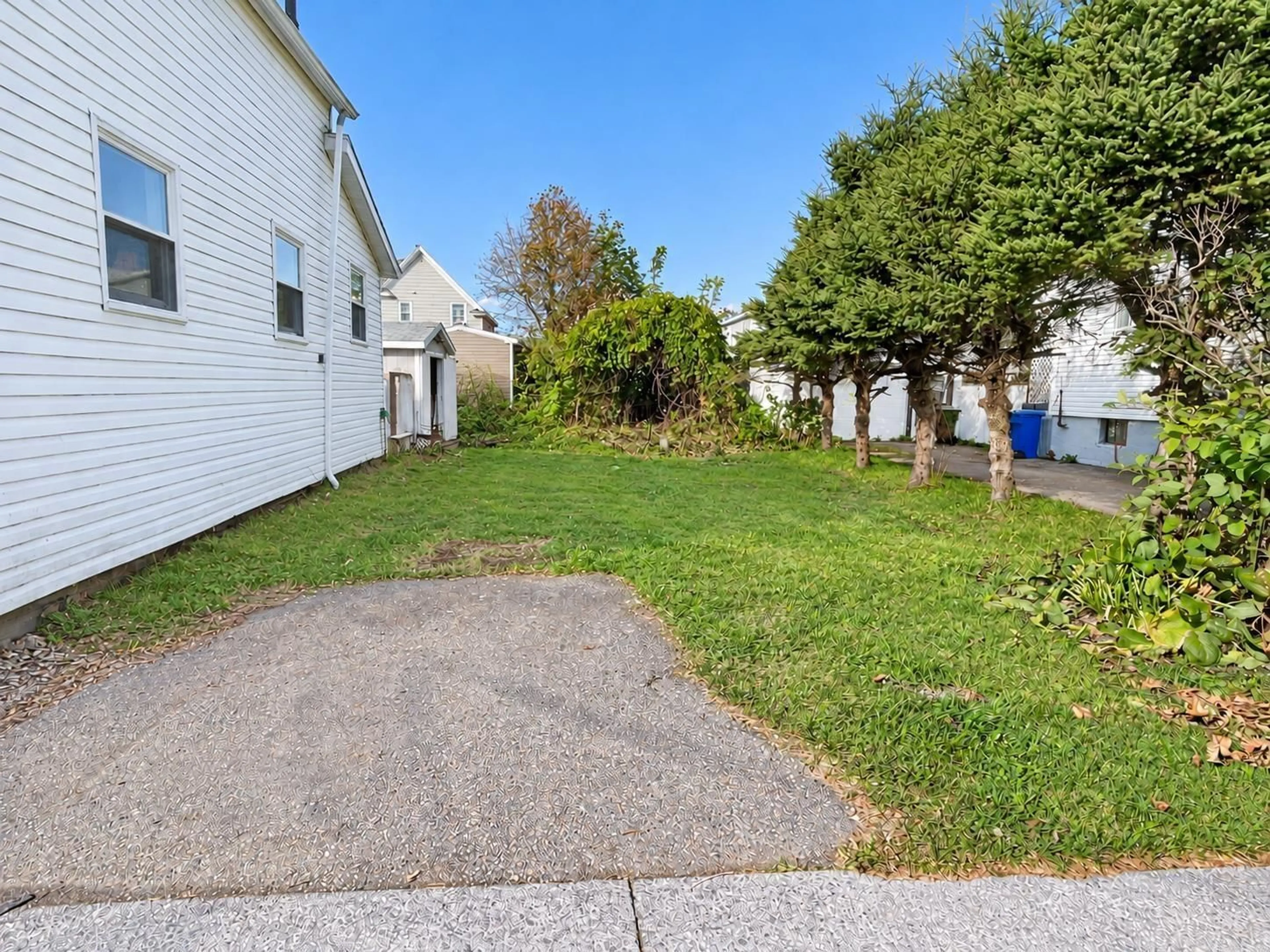 Unknown for 29 Essex St, Sydney Nova Scotia B1P 1C5