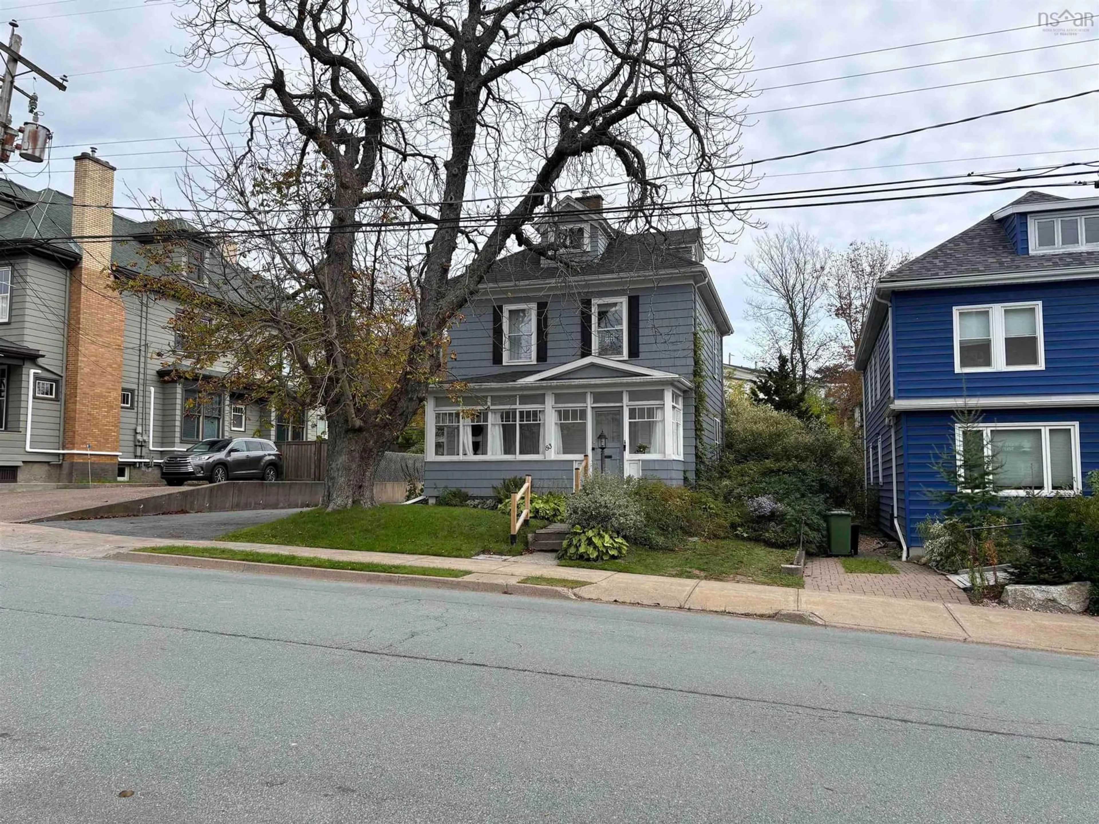 A pic from outside/outdoor area/front of a property/back of a property/a pic from drone, street for 83 Prince Albert Rd, Dartmouth Nova Scotia B2Y 1M1