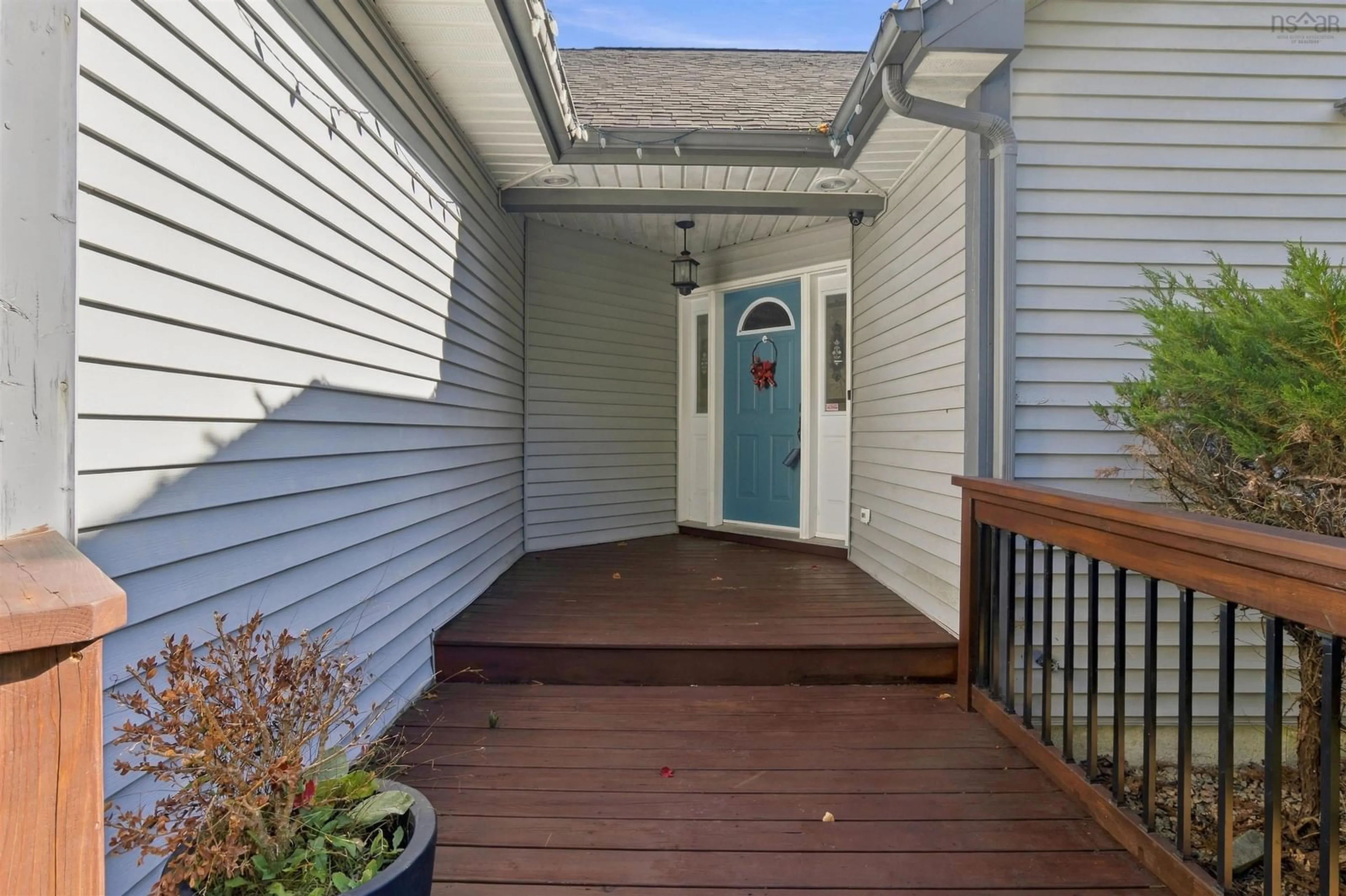 Indoor entryway for 44 Brackstone Crt, Lower Sackville Nova Scotia B4C 4G5