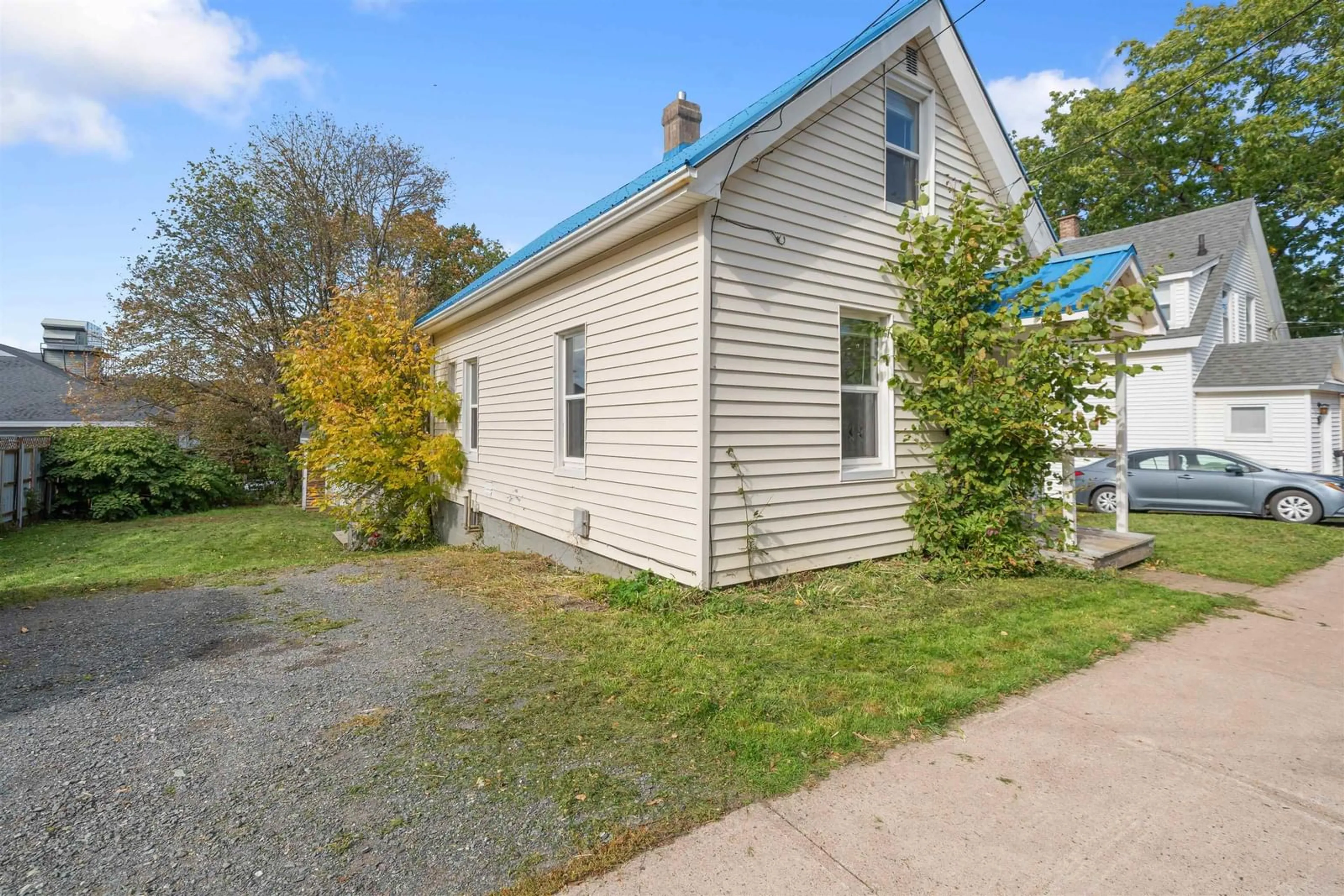 A pic from outside/outdoor area/front of a property/back of a property/a pic from drone, street for 377 Macdonald Street, New Glasgow Nova Scotia B2H 2V6