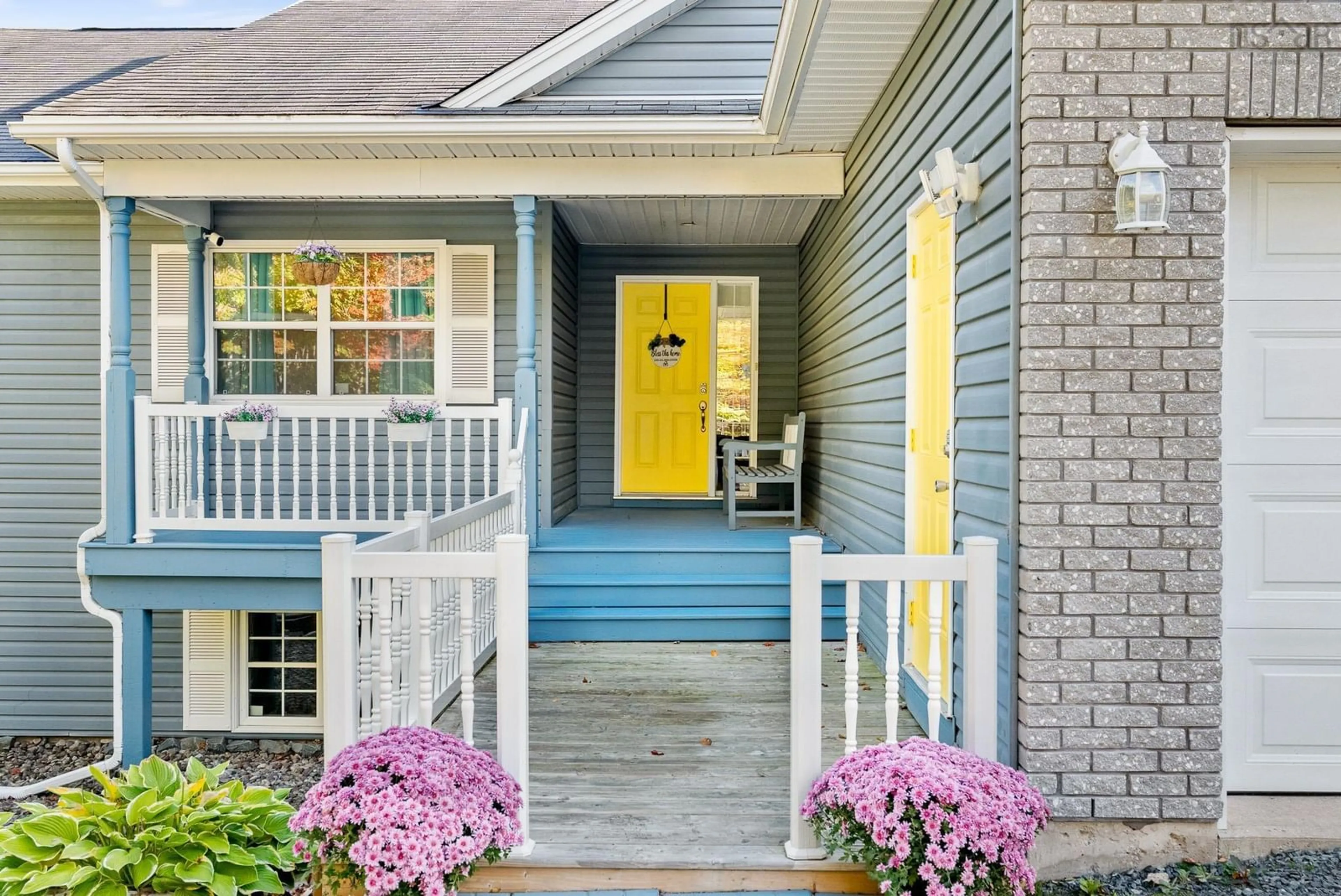 Home with vinyl exterior material, street for 609/611 Gatehouse Run, Hammonds Plains Nova Scotia B4B 0B2