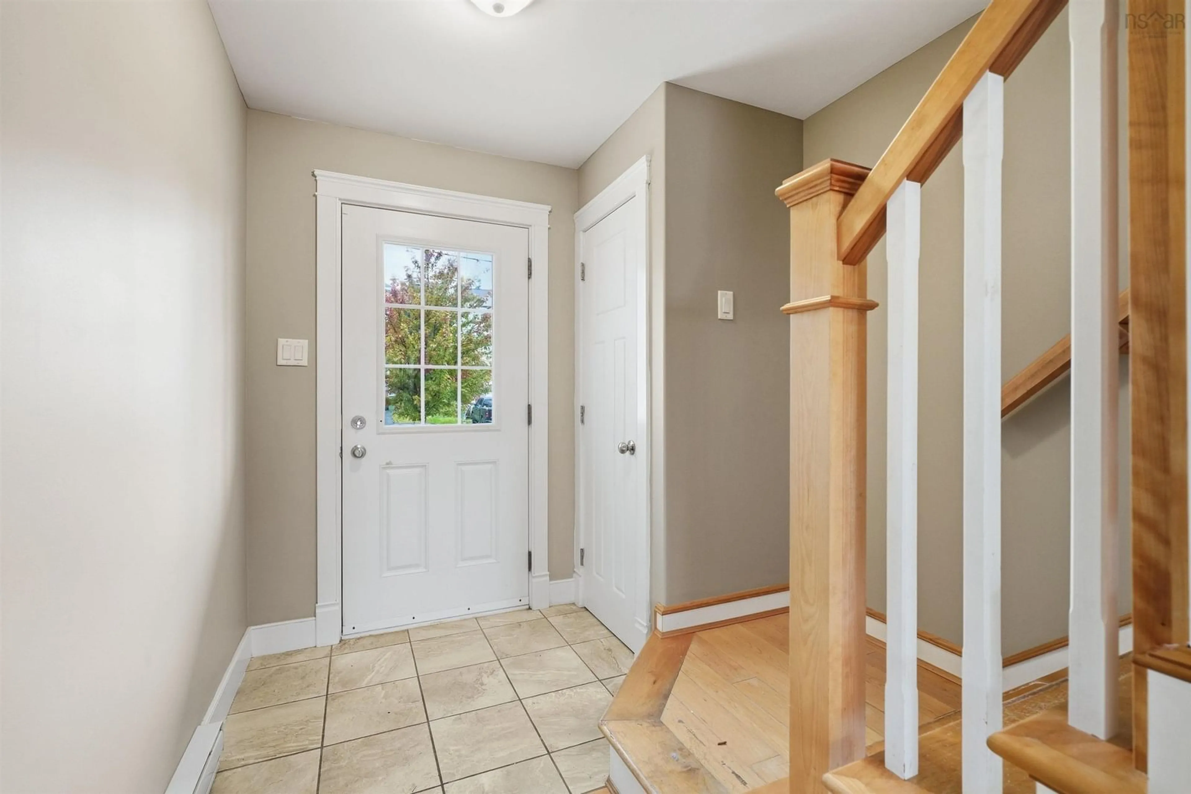 Indoor entryway for 161 Darlington Dr, Middle Sackville Nova Scotia B3G 1B8