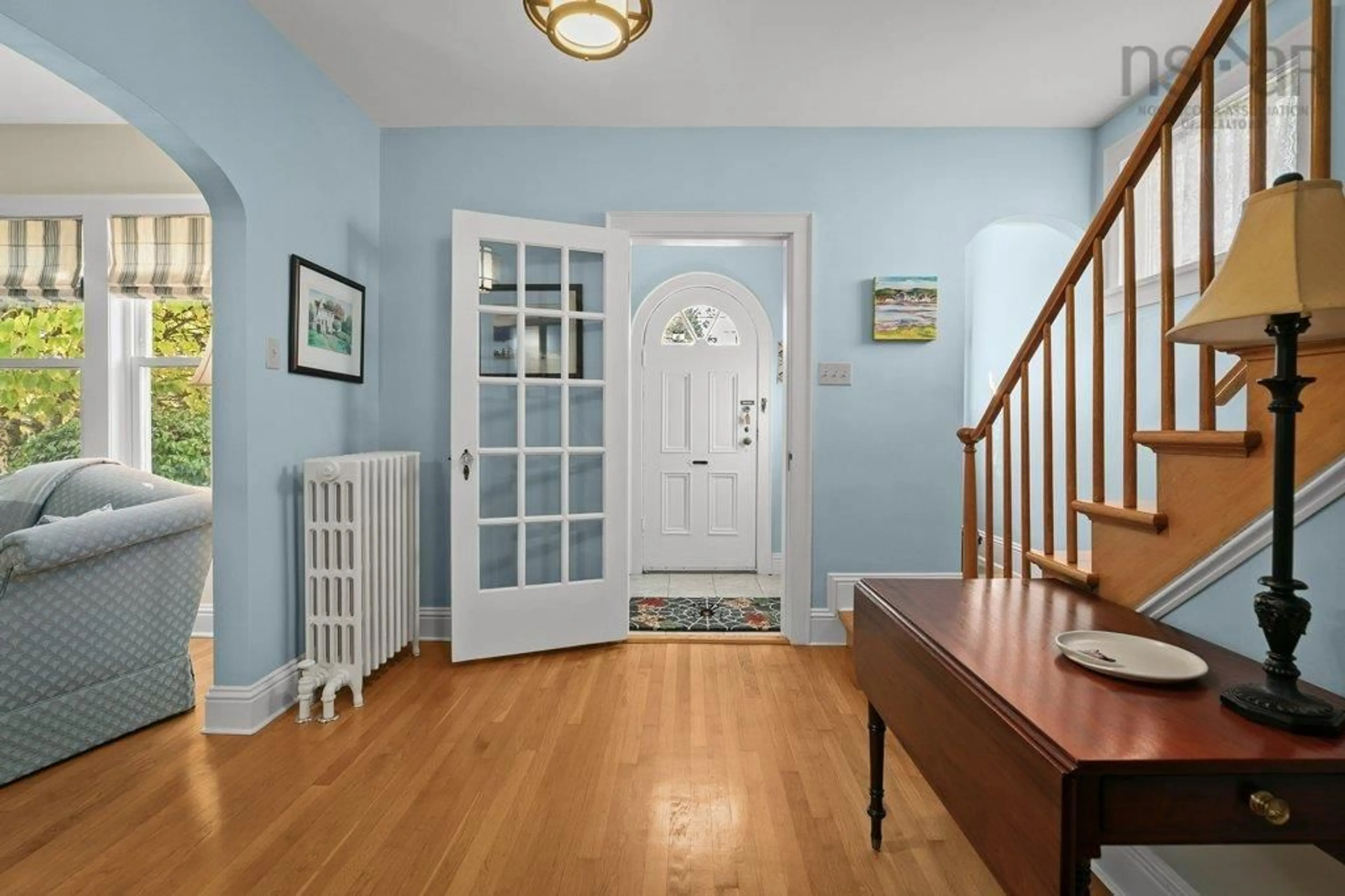 Indoor entryway for 1951 Parkwood Terr, Halifax Nova Scotia B3H 4G4