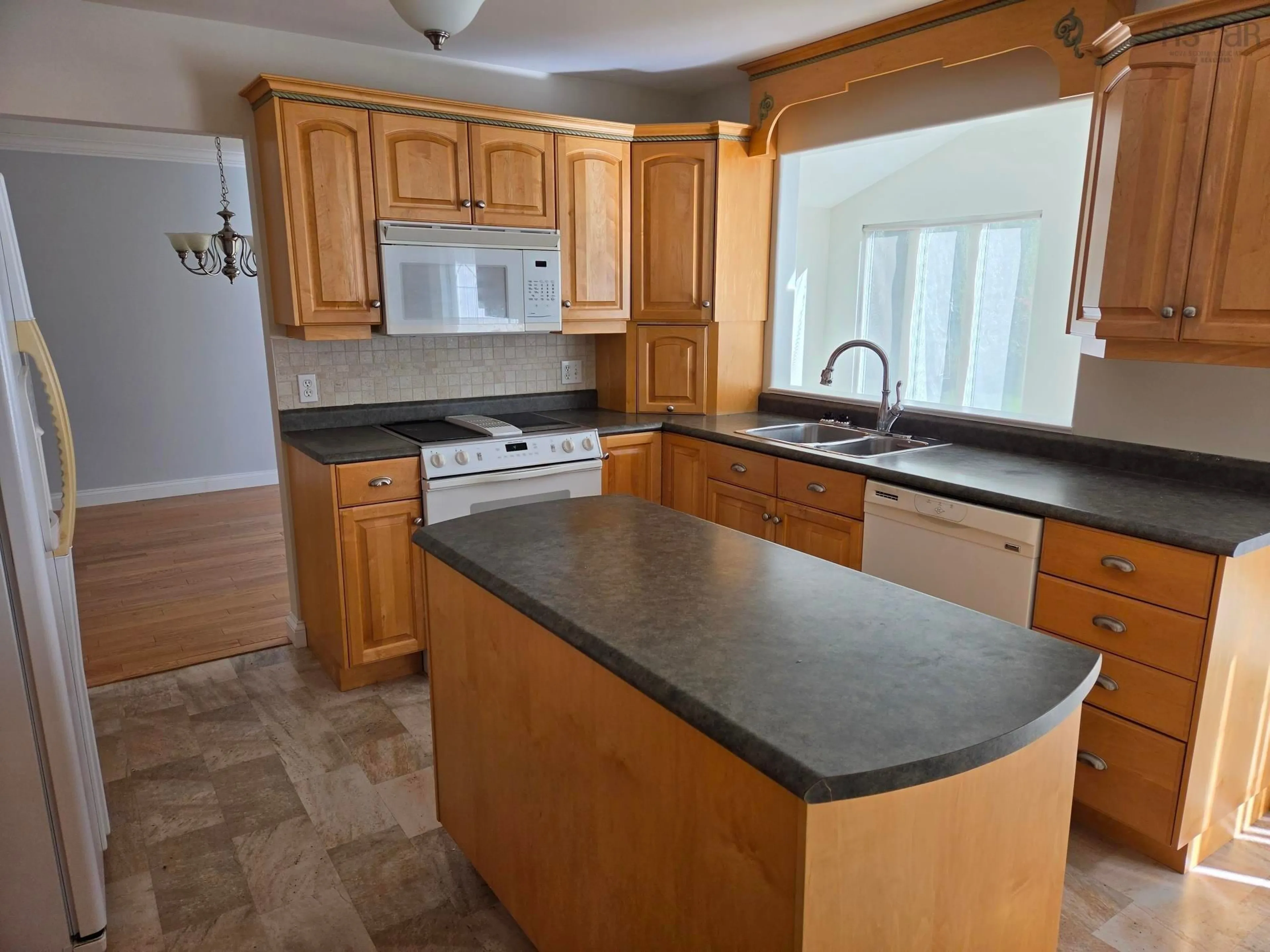 Standard kitchen, unknown for 71 Harris Avenue, Truro Nova Scotia B2N 3N3