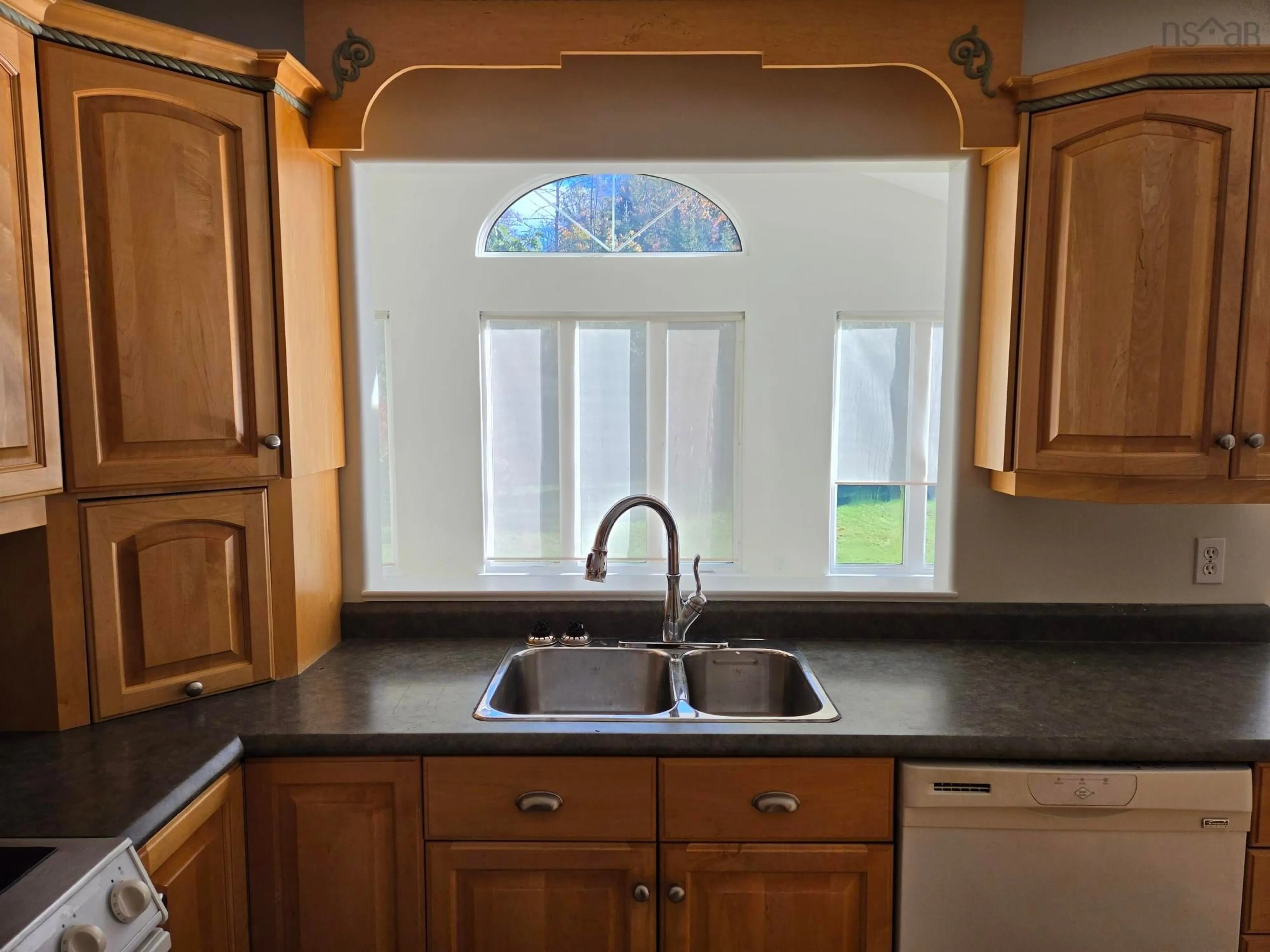 Standard kitchen, ceramic/tile floor for 71 Harris Avenue, Truro Nova Scotia B2N 3N3