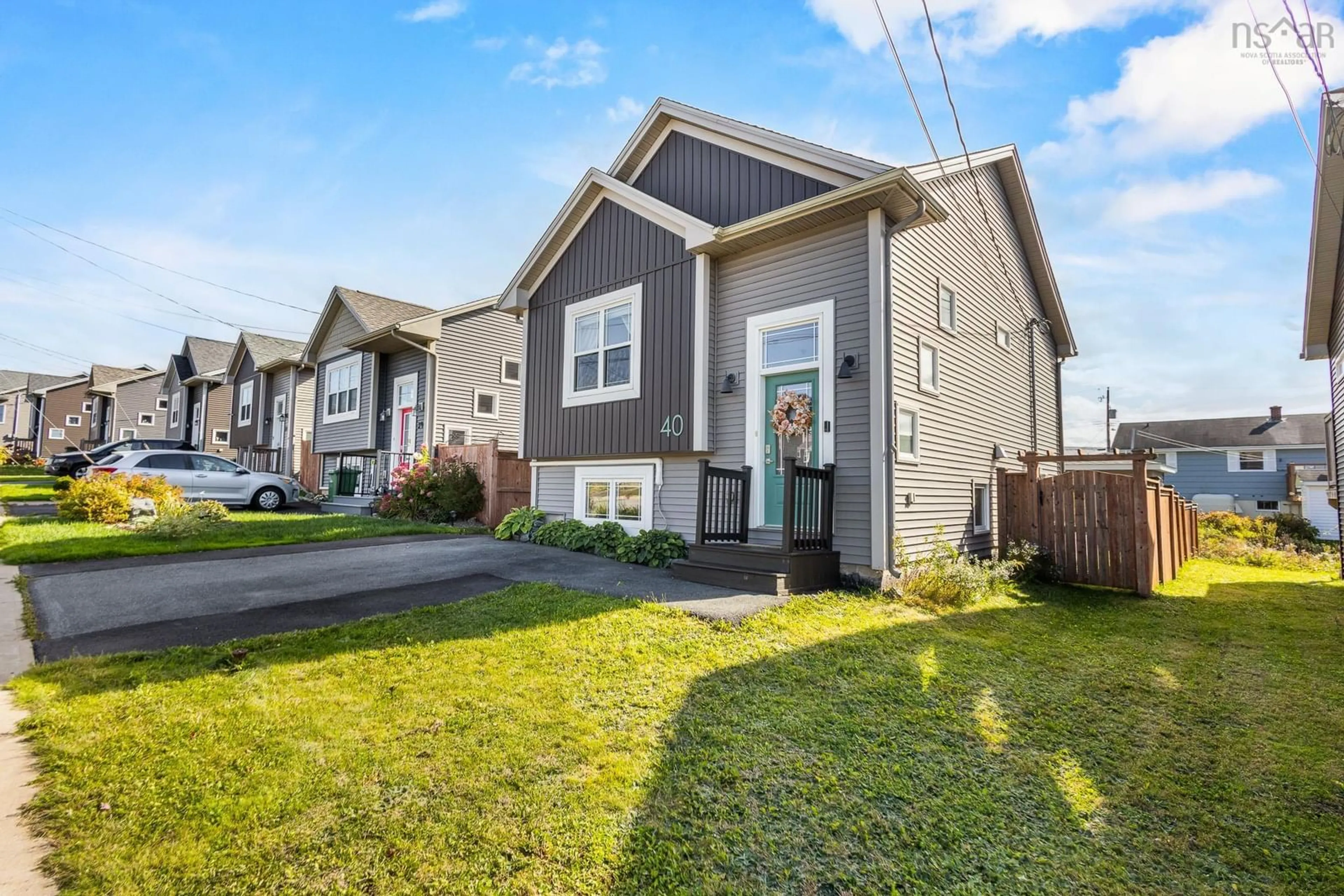 Home with vinyl exterior material, street for 40 Boyne Crt, Eastern Passage Nova Scotia B3G 0H1