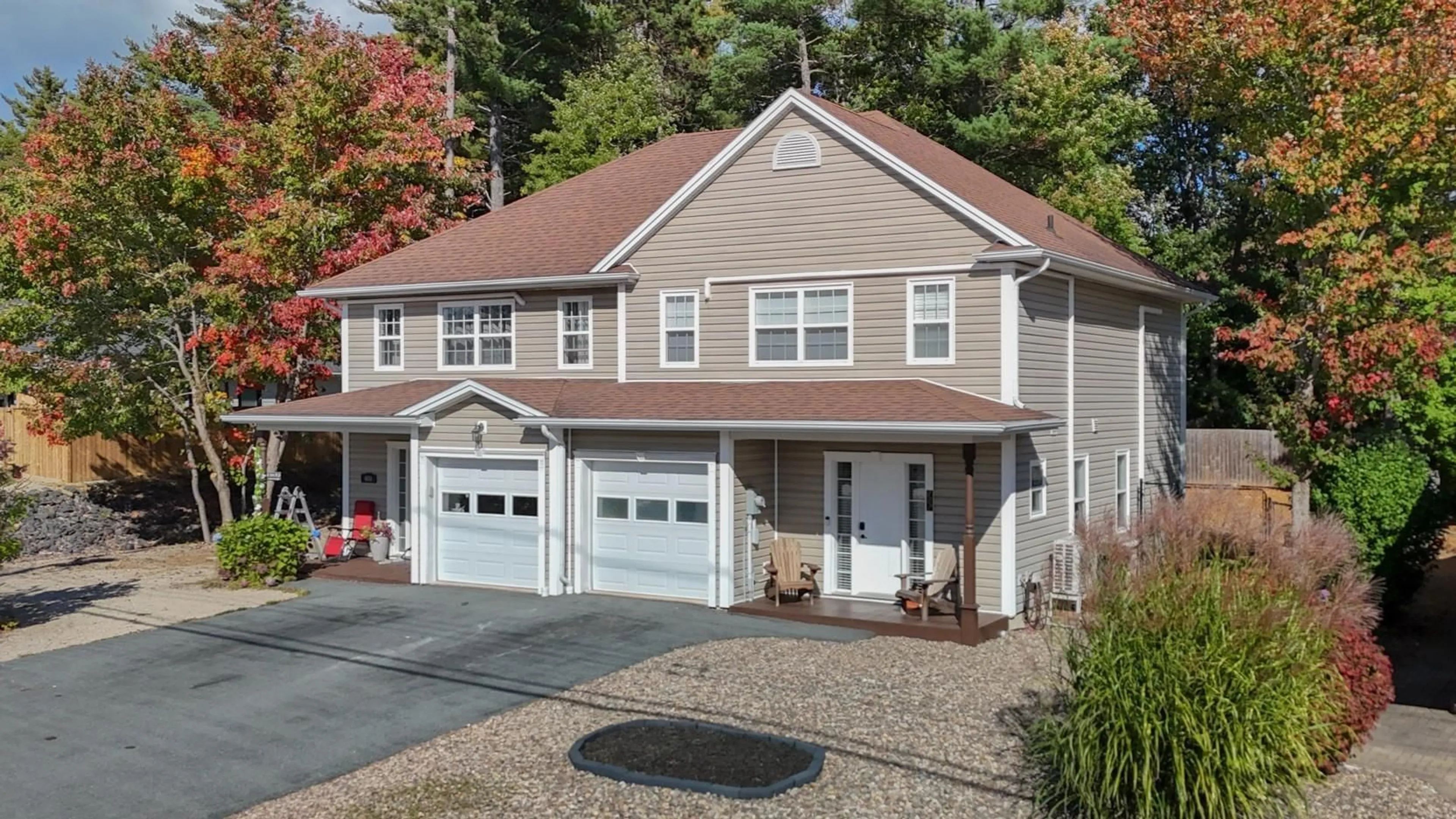 Home with vinyl exterior material, street for 482 Glen Allan Dr, Bridgewater Nova Scotia B4V 0B1