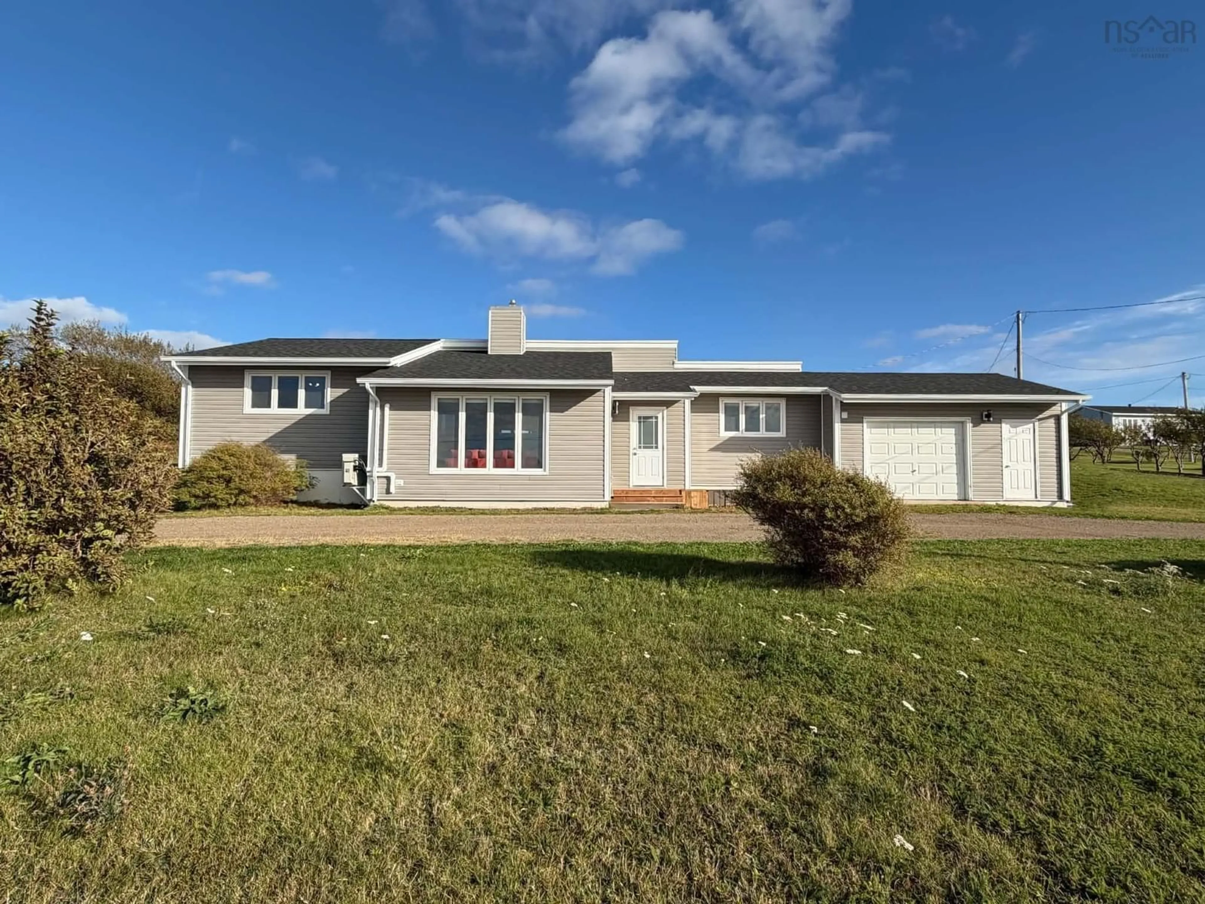 Home with vinyl exterior material, unknown for 81 La Pointe Du Havre Rd, Chéticamp Nova Scotia B0E 1H0
