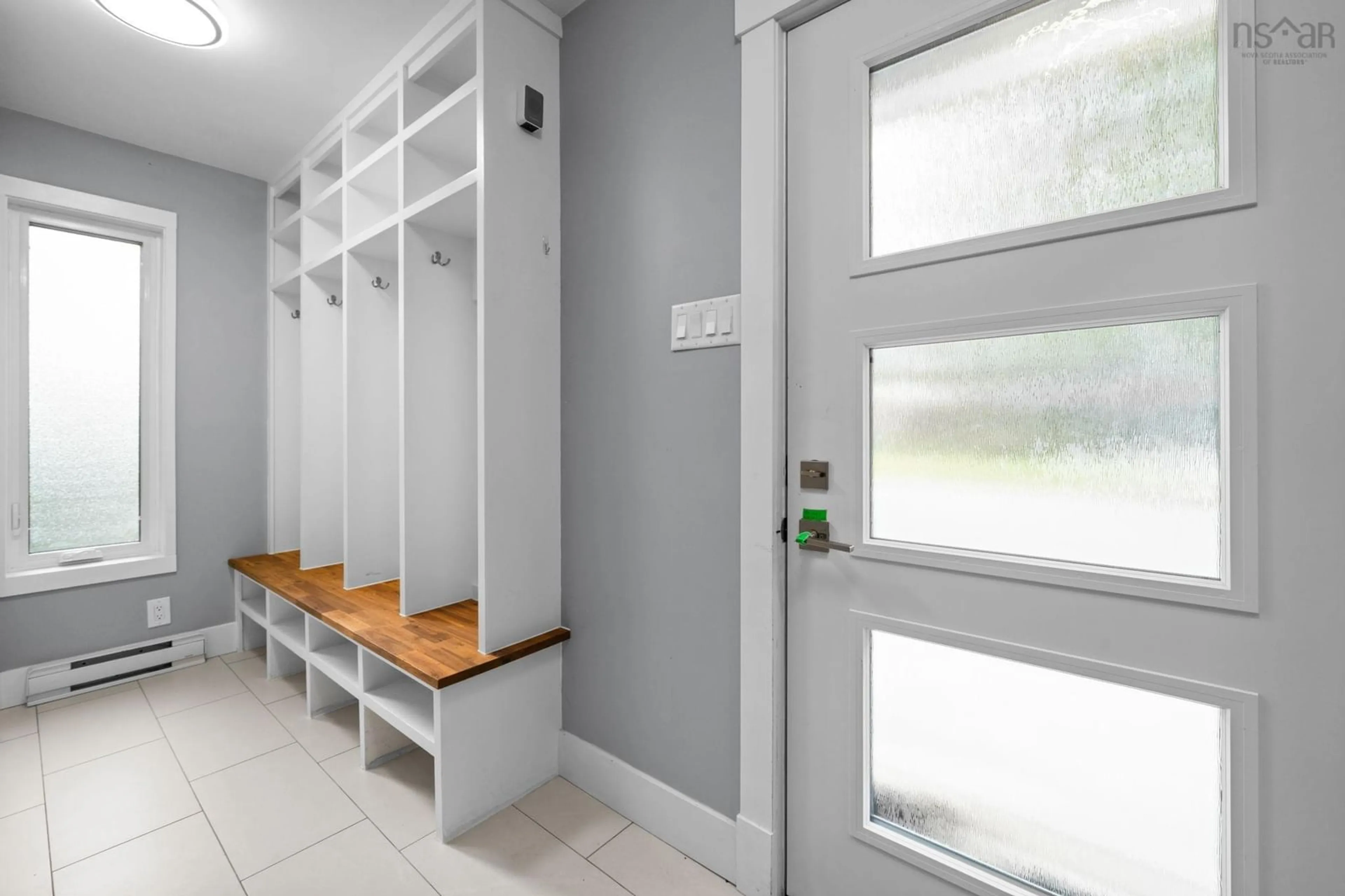 Indoor entryway for 5 Kilbirnie Lane, Halifax Nova Scotia B3M 4E4