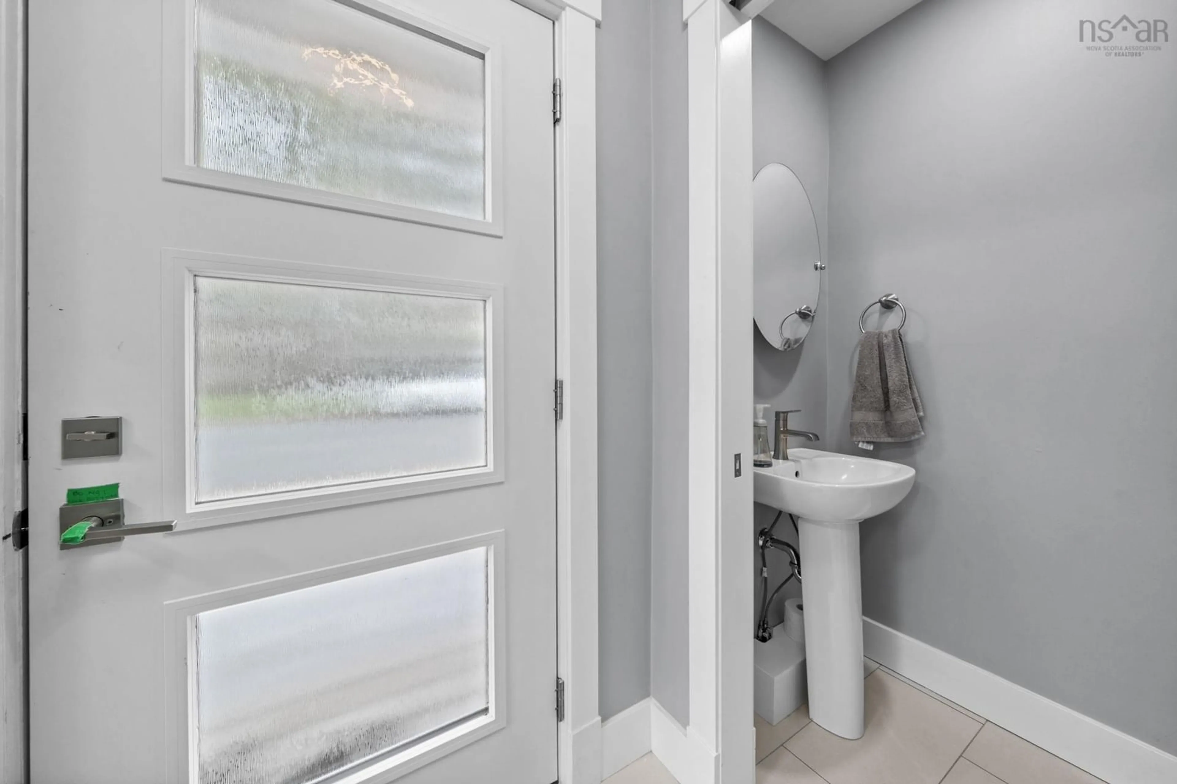 Indoor entryway for 5 Kilbirnie Lane, Halifax Nova Scotia B3M 4E4