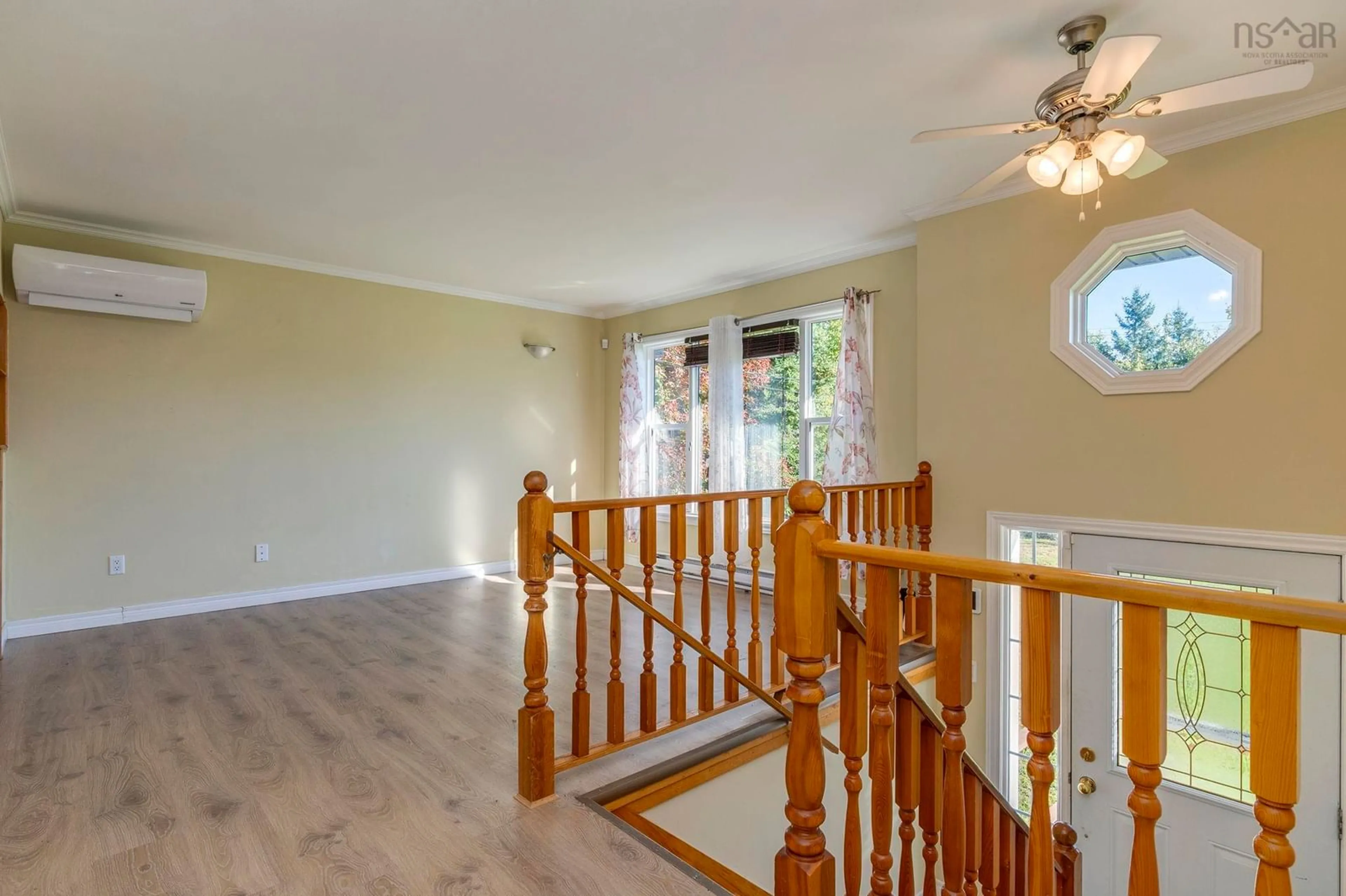 Indoor foyer for 128 Doherty Dr, Lawrencetown Nova Scotia B2Z 1C7