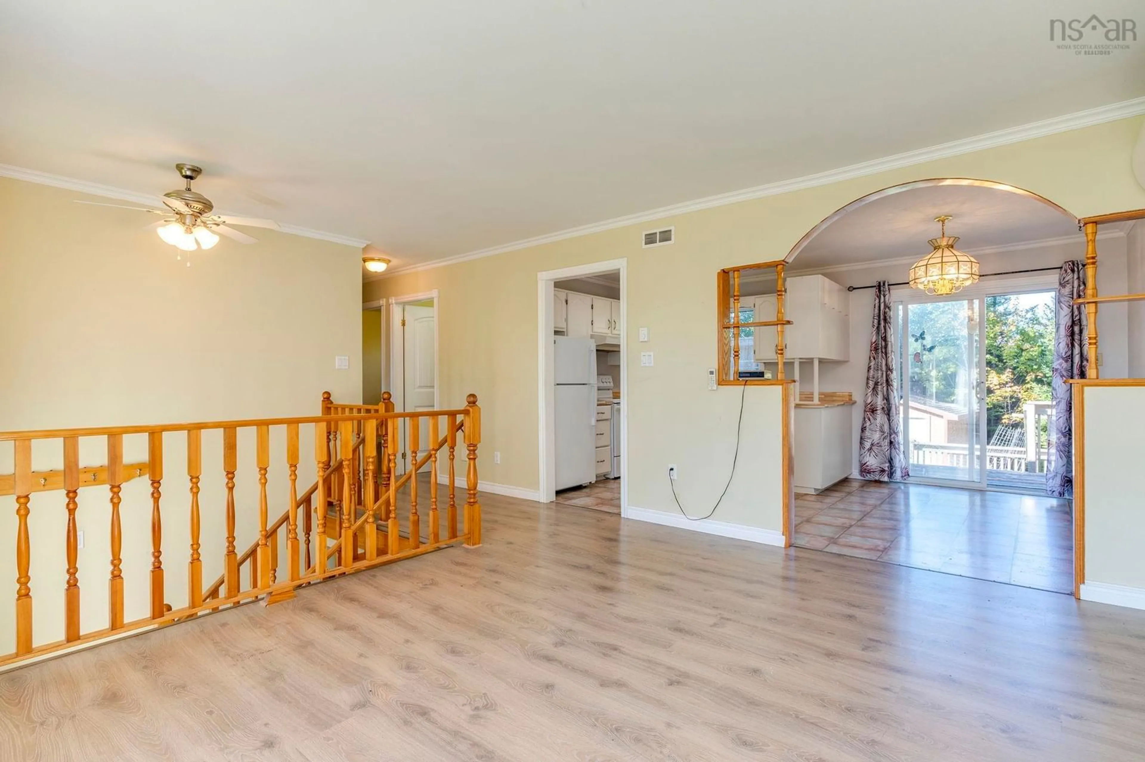 Indoor foyer for 128 Doherty Dr, Lawrencetown Nova Scotia B2Z 1C7
