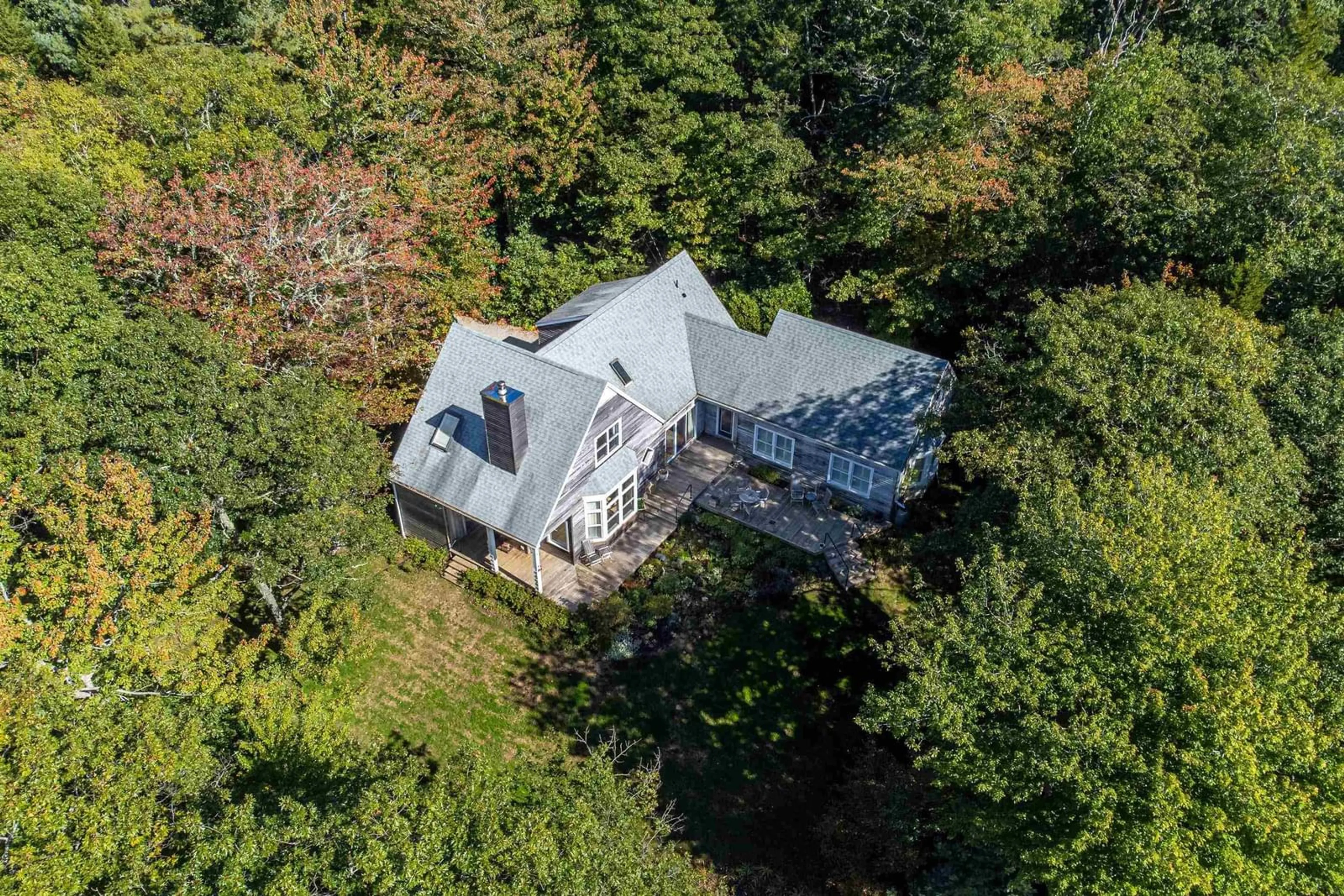 A pic from outside/outdoor area/front of a property/back of a property/a pic from drone, building for 169 Swallow Point Rd, Chester Basin Nova Scotia B0K 1K0