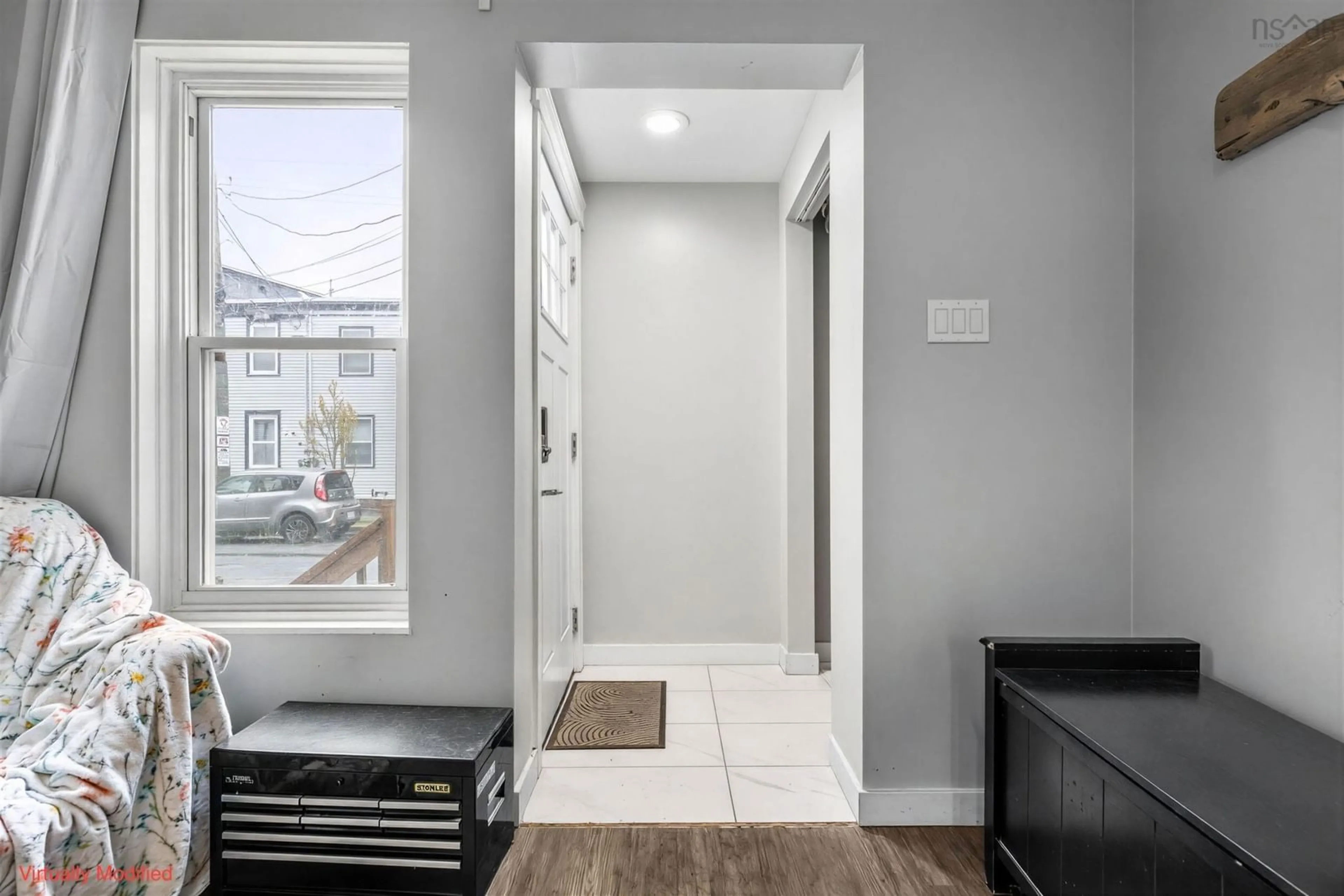 Indoor entryway for 2093 Creighton St #1, Halifax Nova Scotia B3K 3R5