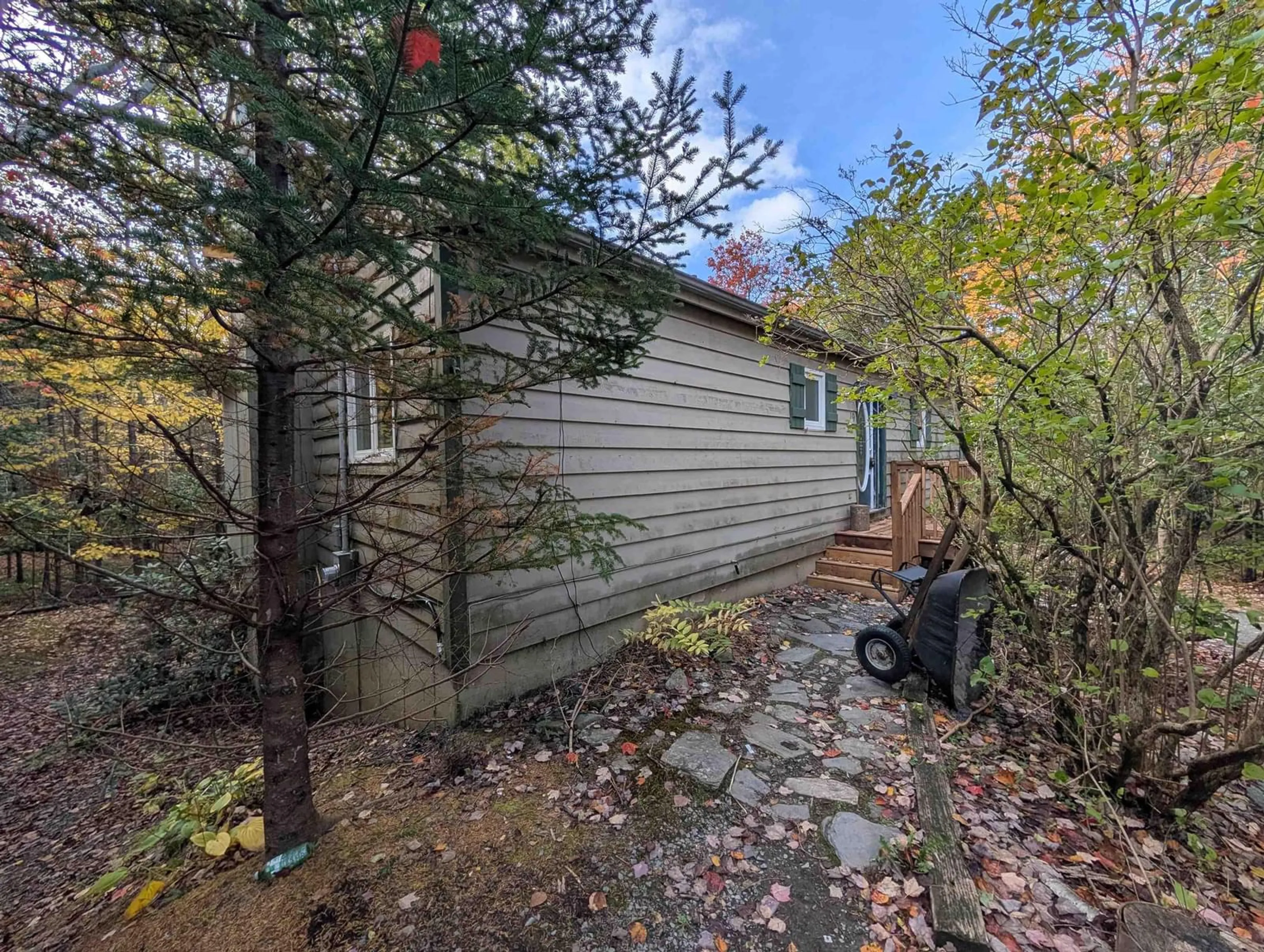 Unknown for 19 Foster Ave, Fall River Nova Scotia B2T 1E7