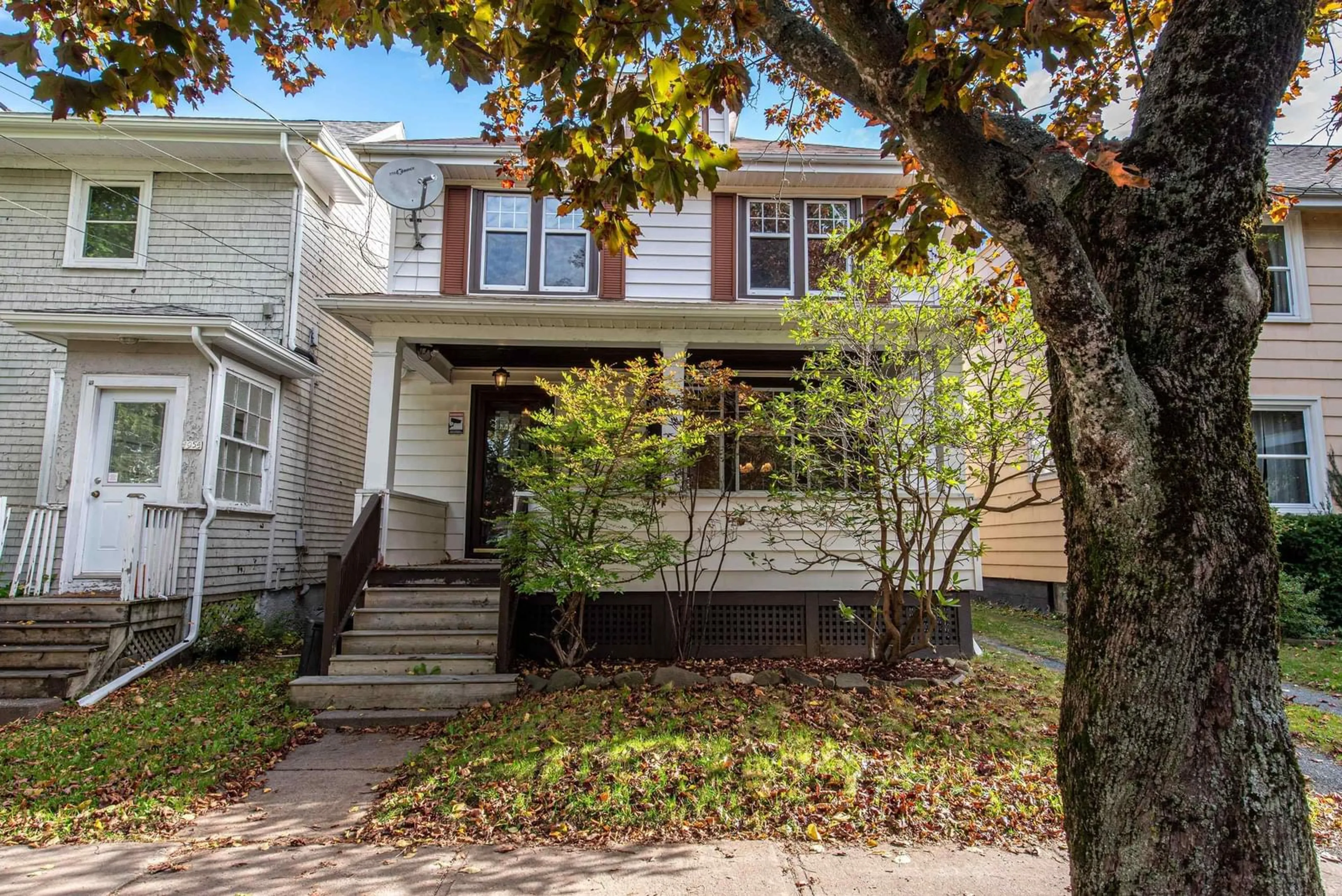 Home with vinyl exterior material, street for 1951 Vernon St, Halifax Nova Scotia B3H 3N8