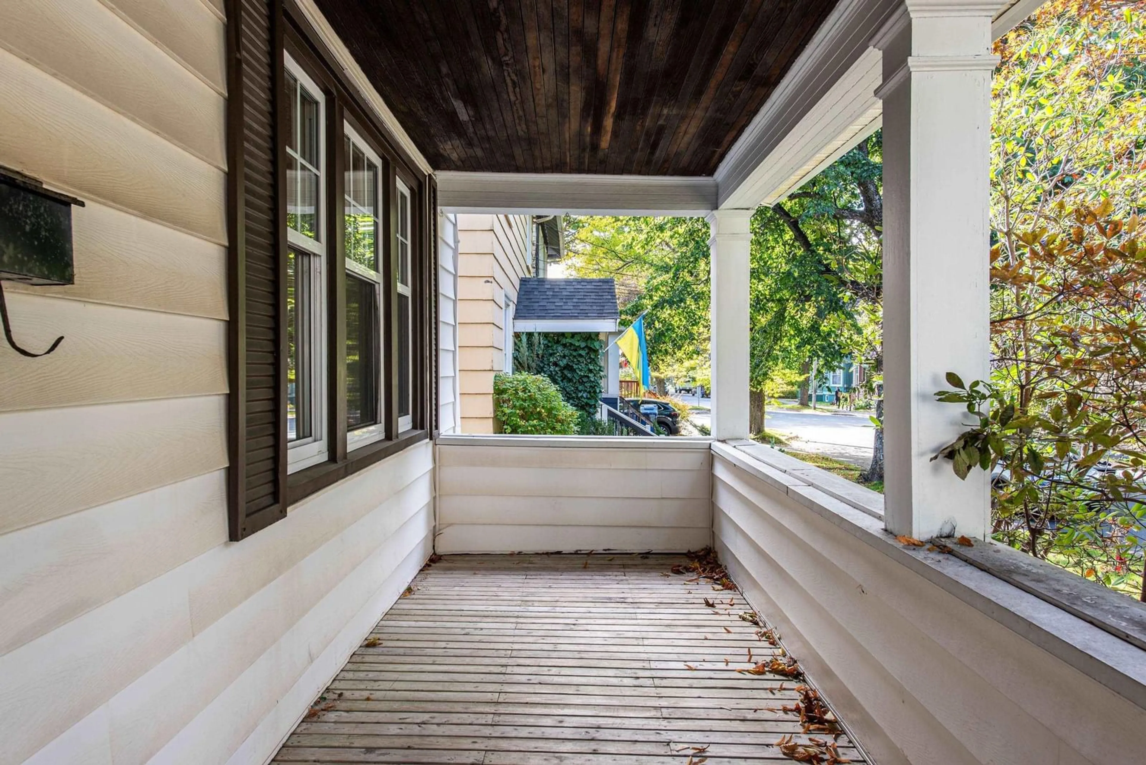 Unknown for 1951 Vernon St, Halifax Nova Scotia B3H 3N8